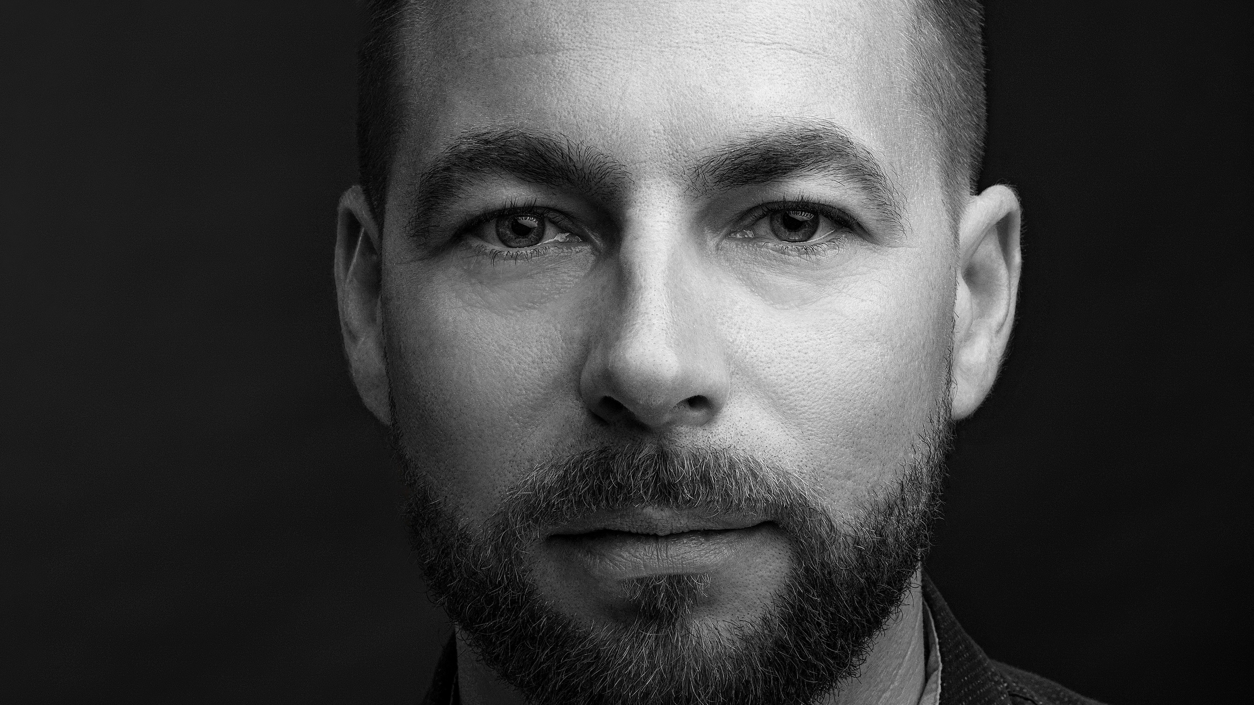 Мужской портрет. Предметный фотограф в Краснодаре Вера Капитанова. Предметная съёмка