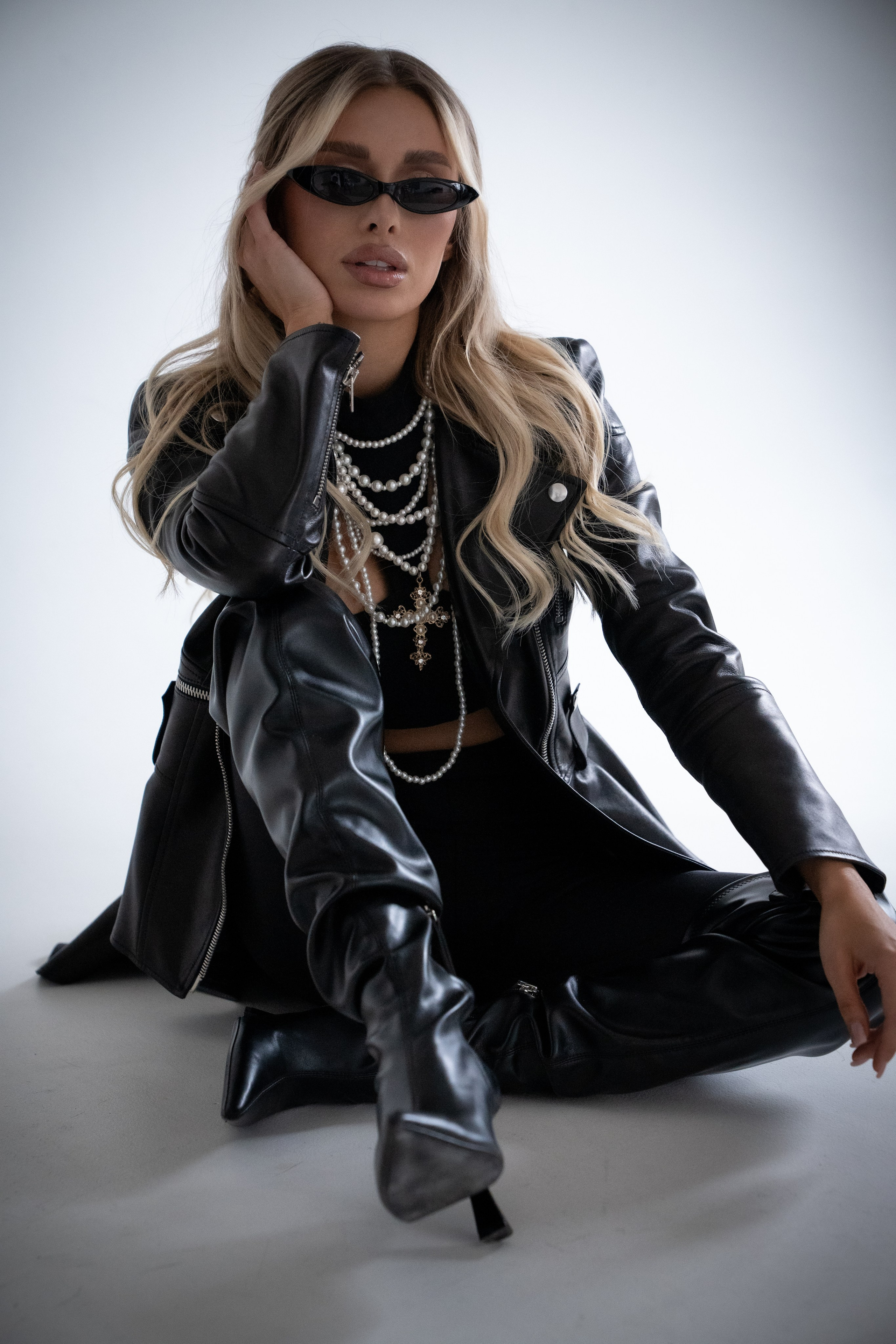 Коммерческий fashion фотограв в Москве и Санкт-Петербурге. Организовываю индивидуальные съемки и съемки для брендов