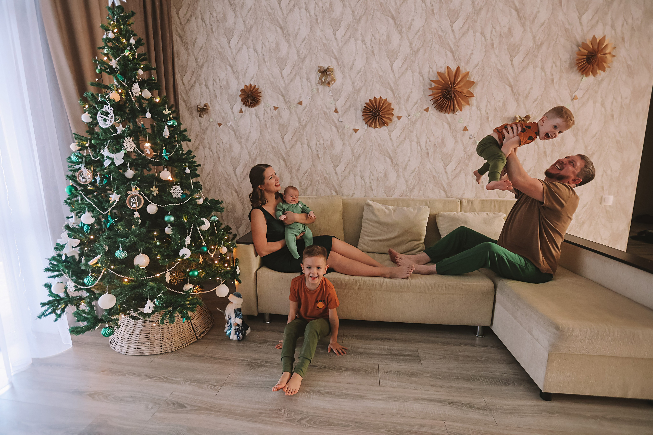 Команда. Семейный фотограф Тюмень, фотограф на роды Салмина Мария