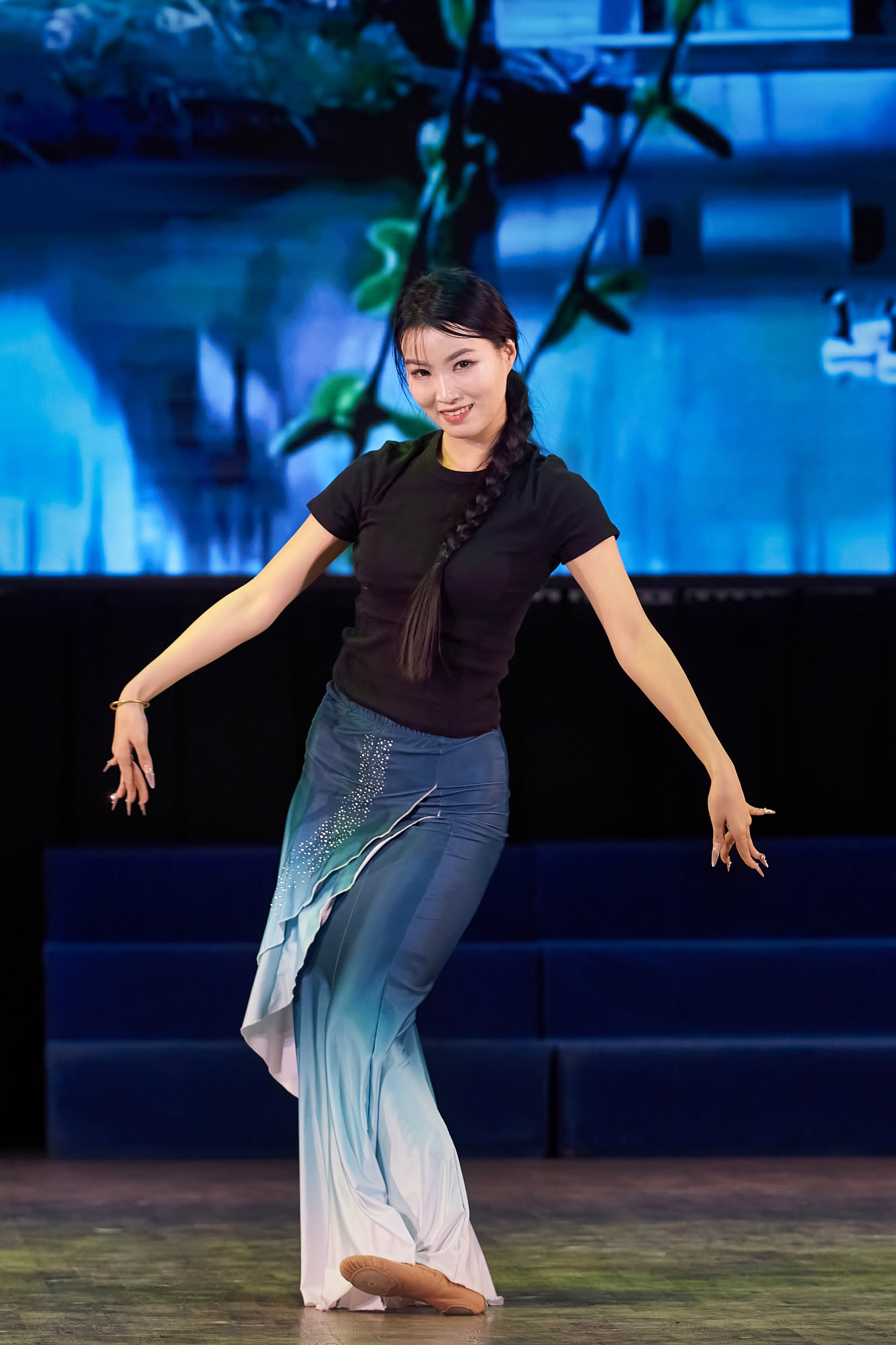 Лю Вэй. Китай. Танец встречи с весной