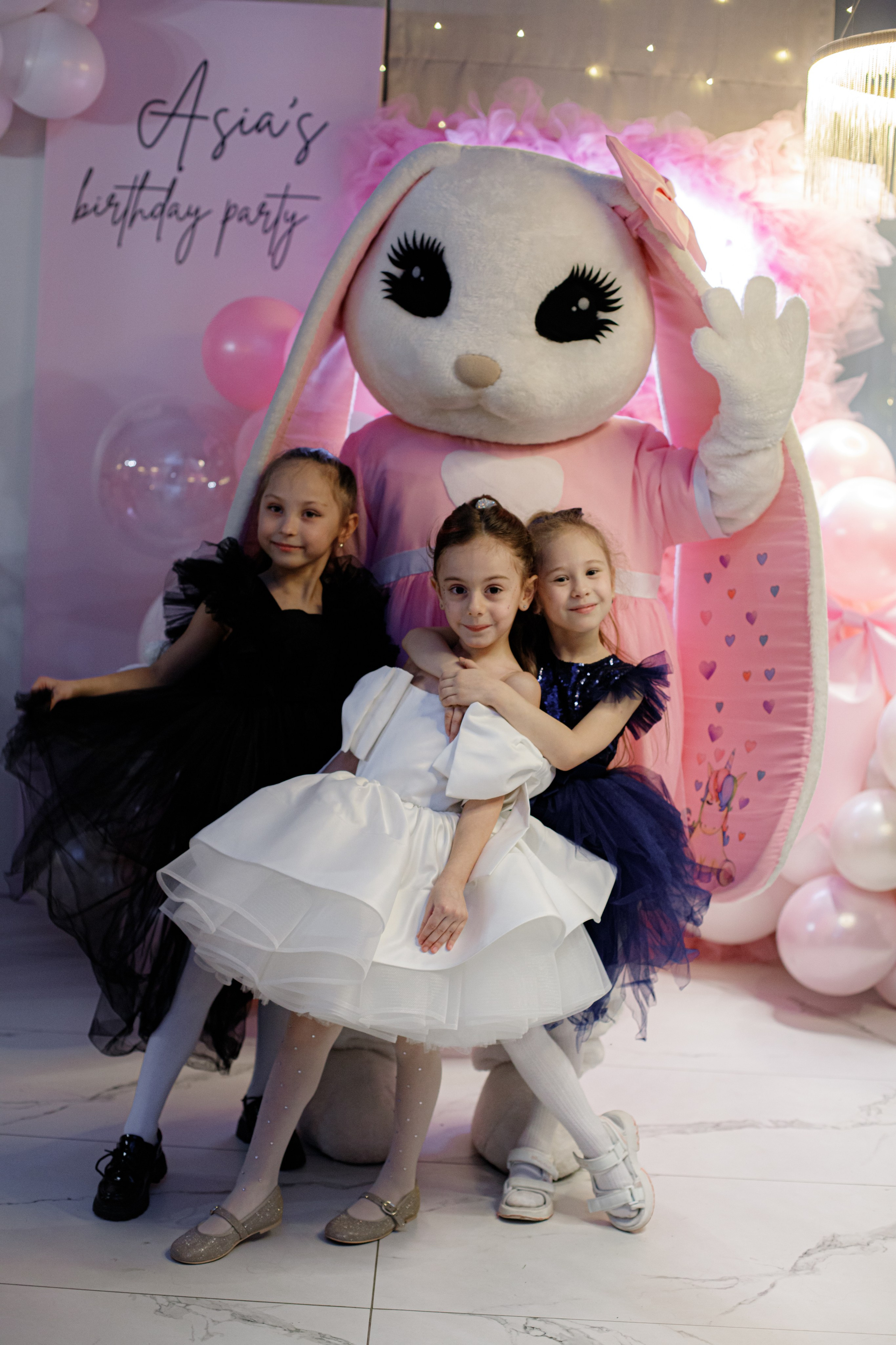 ASIA'S BIRTHDAY PARTY. Photokarish