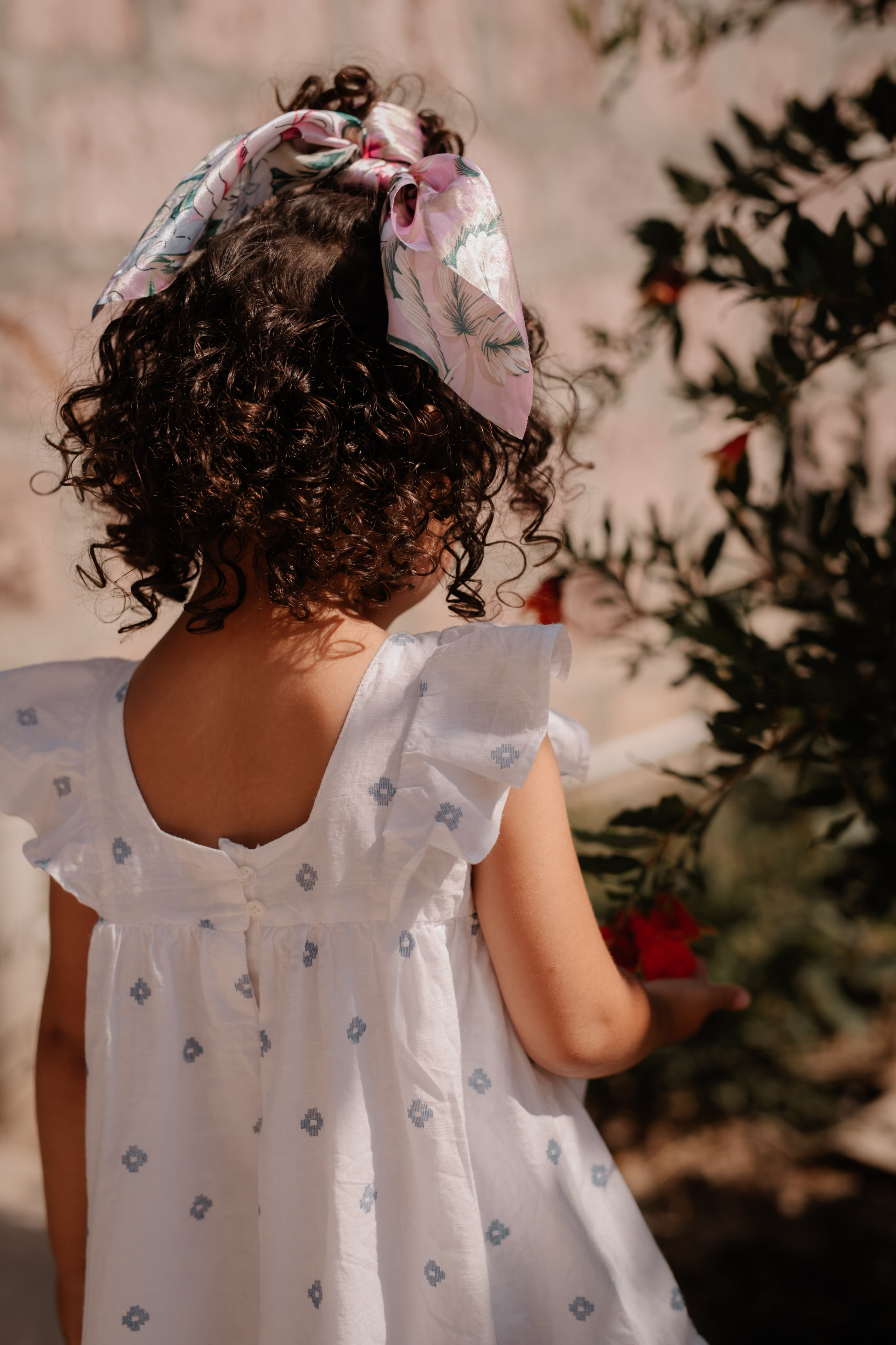 Baby with peaches. Фотограф и ретушер. (Армения/Россия)