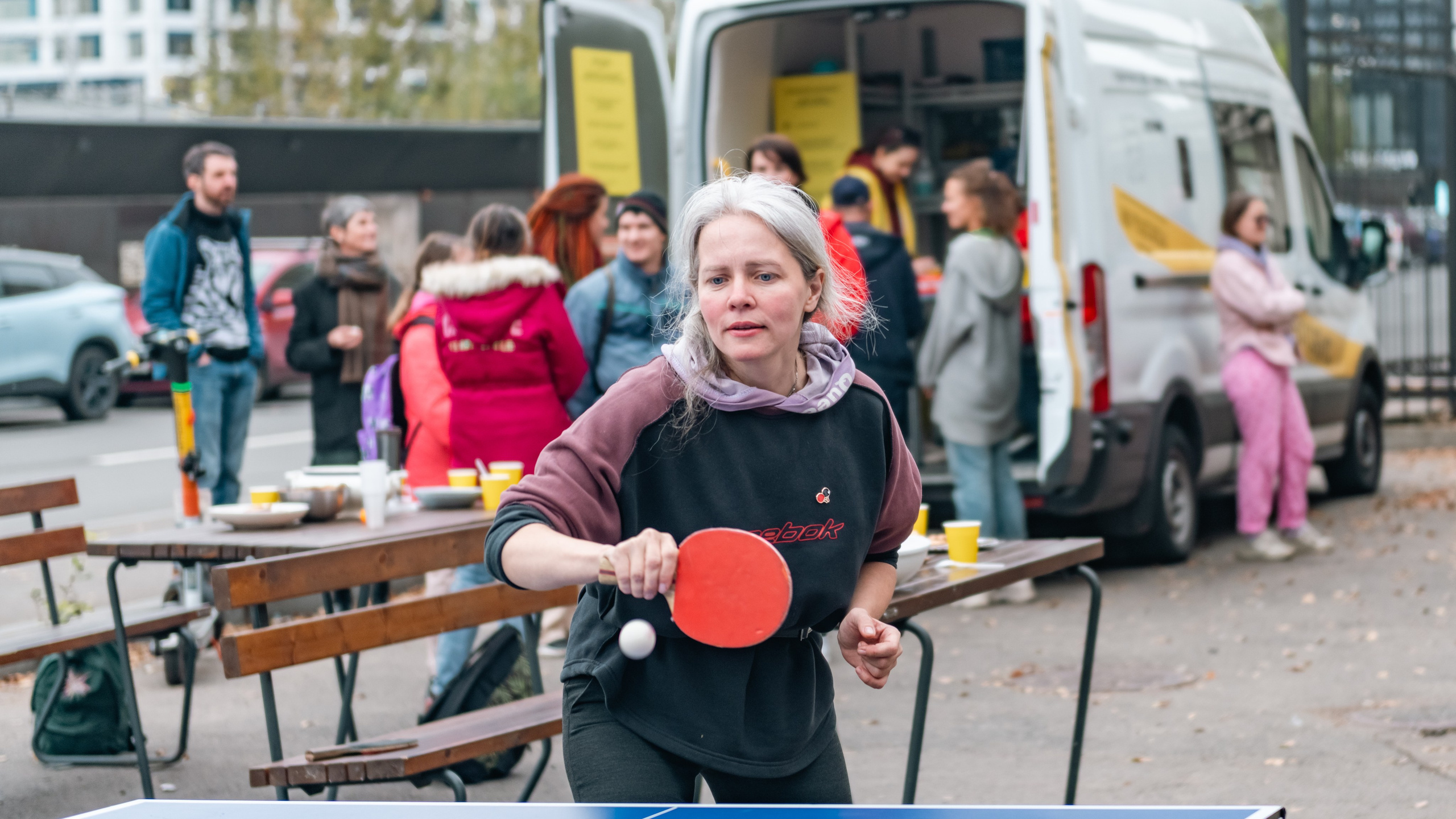 Съемка турнира по настольному теннису в НКО «Ночлежка». Фотограф в Москве. Шахабудин