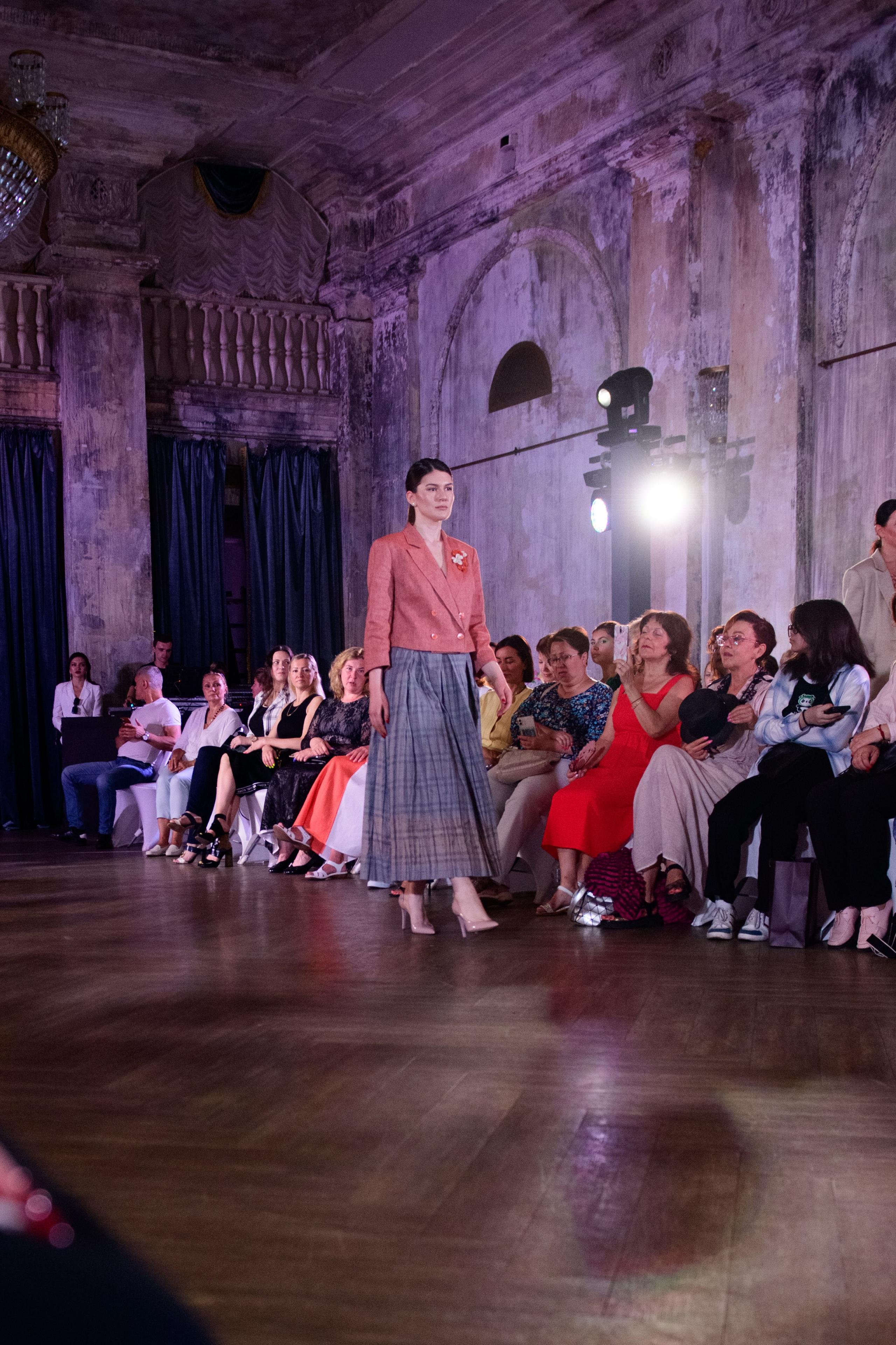 Модный показ «Аллея моды». Организация и проведение фотосъемок в Санкт-Петербурге. Фотограф Смирягин Илья