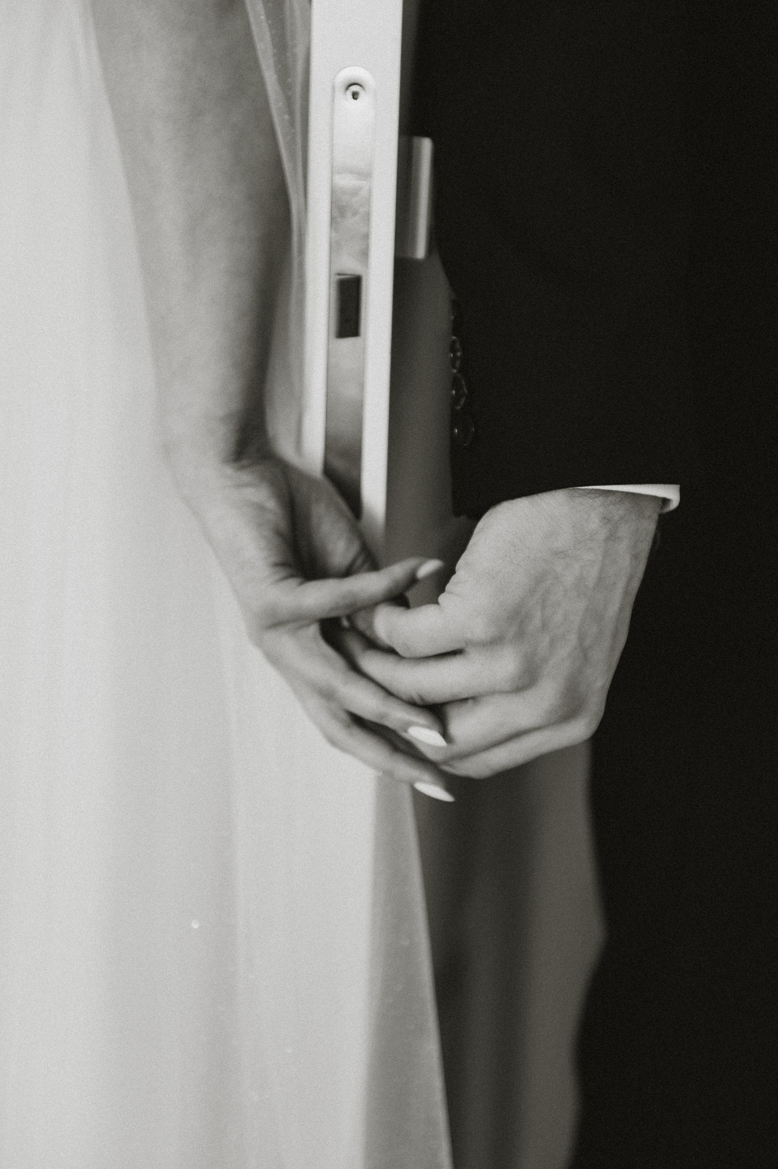 Свадебные фотографии. Фотограф в Барнауле Дарья Бутурлакина. Люби.Цени.Касайся