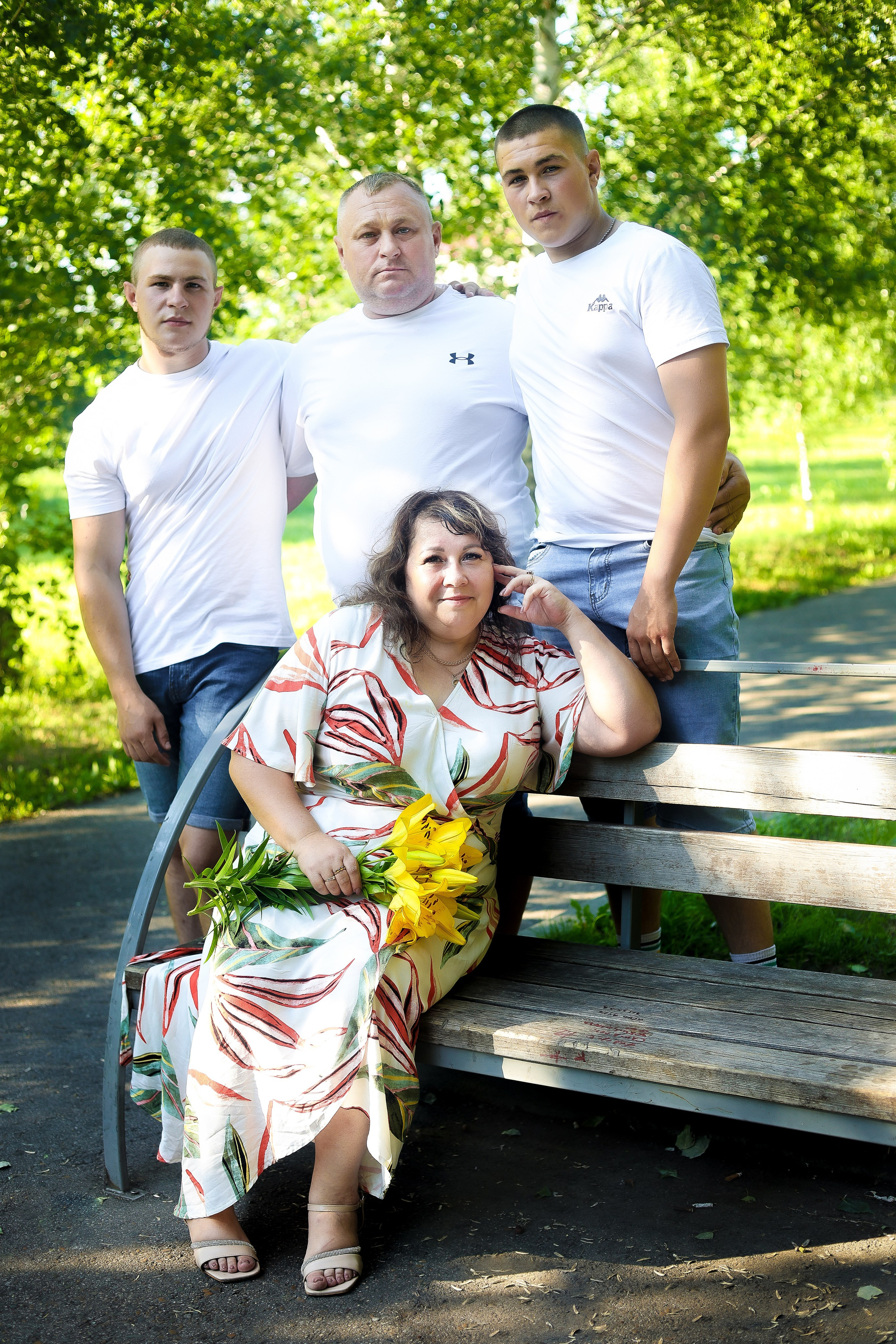 Семейные фотосессии студийные; новогодние, тематические, домашние и тд. Выпускные альбомы для школ и Детских садов в Барнауле /Выпускные/Свадебные/Детские/Семейные и др. виды съёмок /Фотограф Вера Валейко