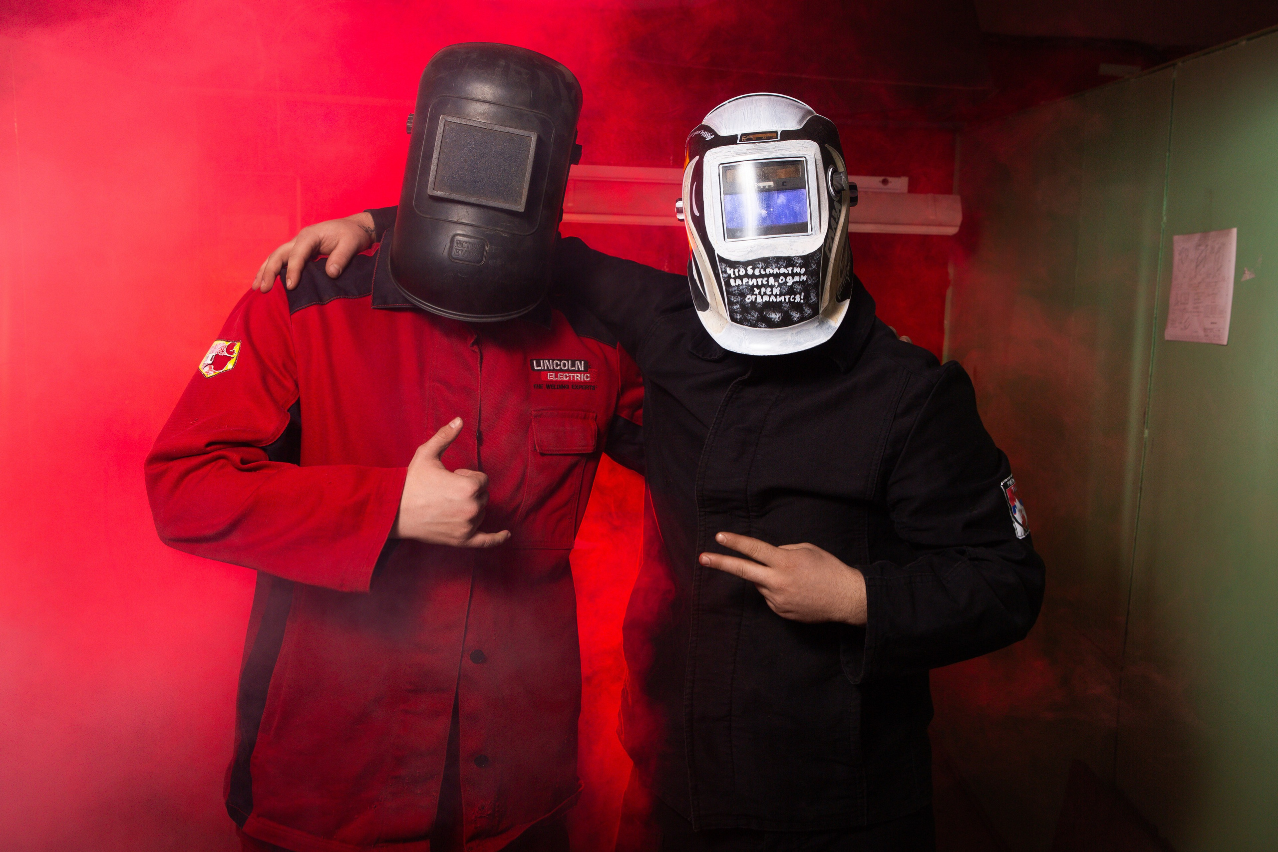 Фотосессия в Цеху для Выпускников Сварочного Производства | Твой Альбом Мценск. ТВОЙ АЛЬБОМ / ТВОИ ПРАВИЛА