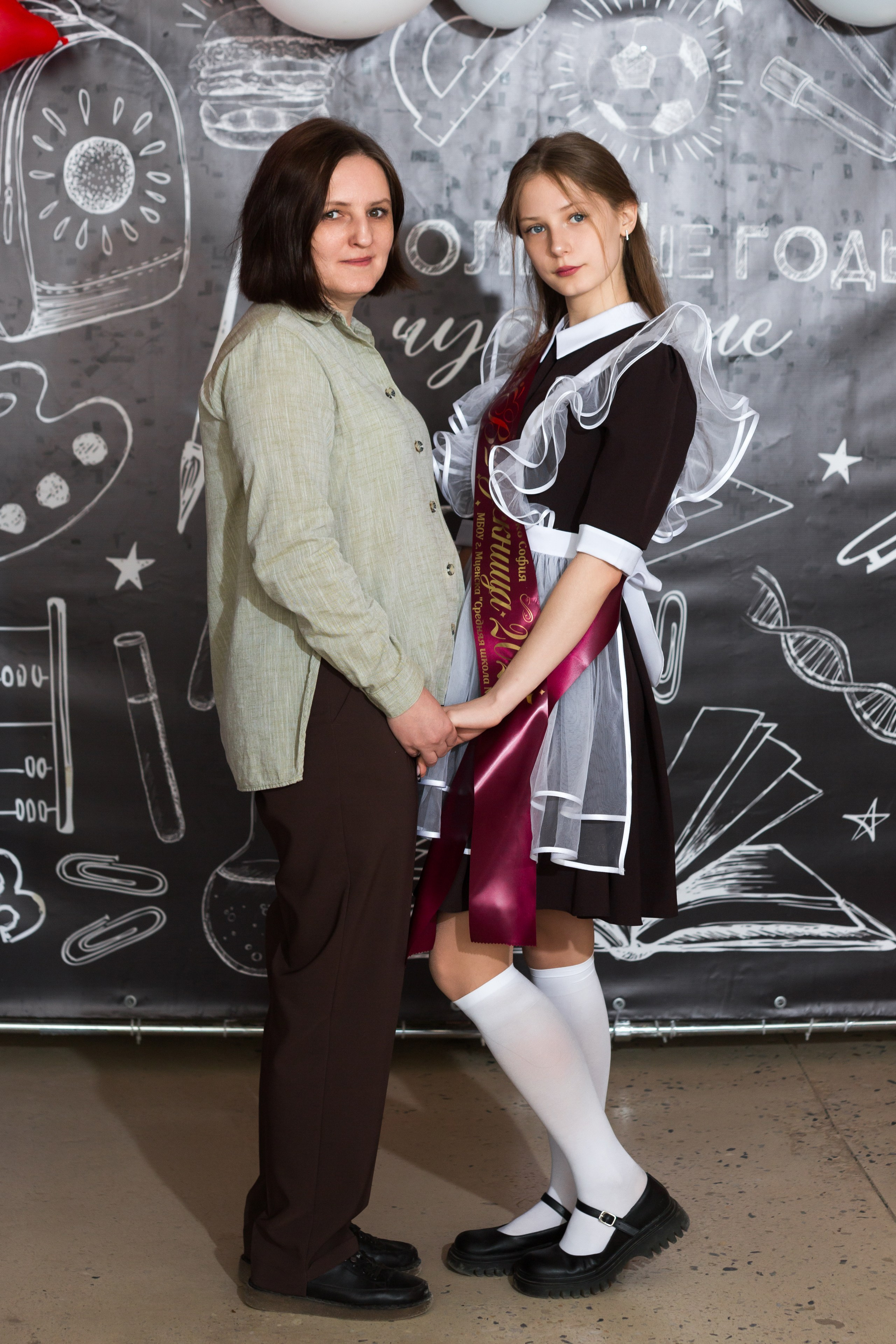 ФОТОСЕССИЯ С РОДИТЕЛЯМИ «ПОСЛЕДНИЙ ЗВОНОК — 2025» 9 ШКОЛА Г.МЦЕНСК. ТВОЙ АЛЬБОМ / ТВОИ ПРАВИЛА