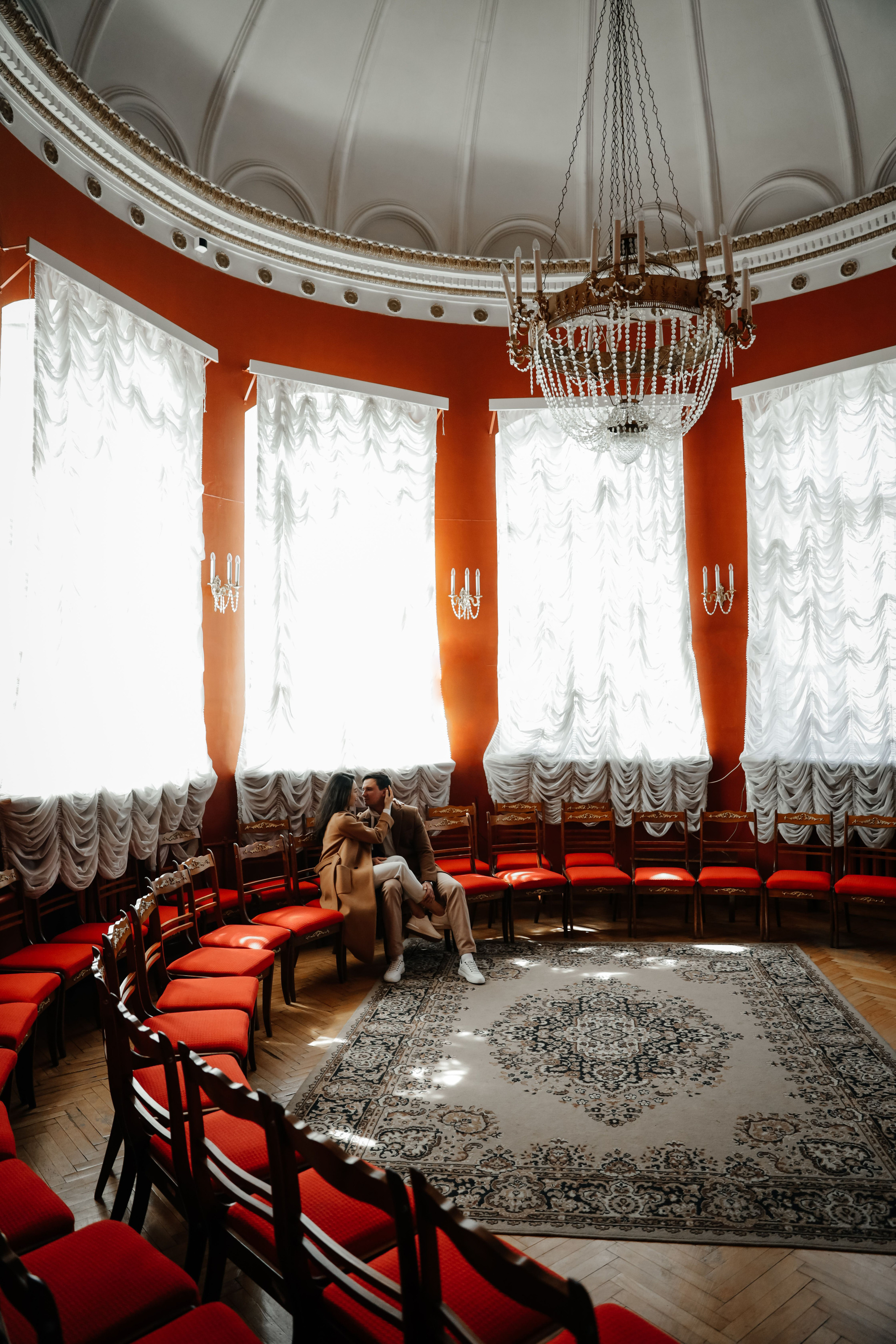 Сколько в мире книг о любви?. Свадебный и семейный фотограф в Варшаве