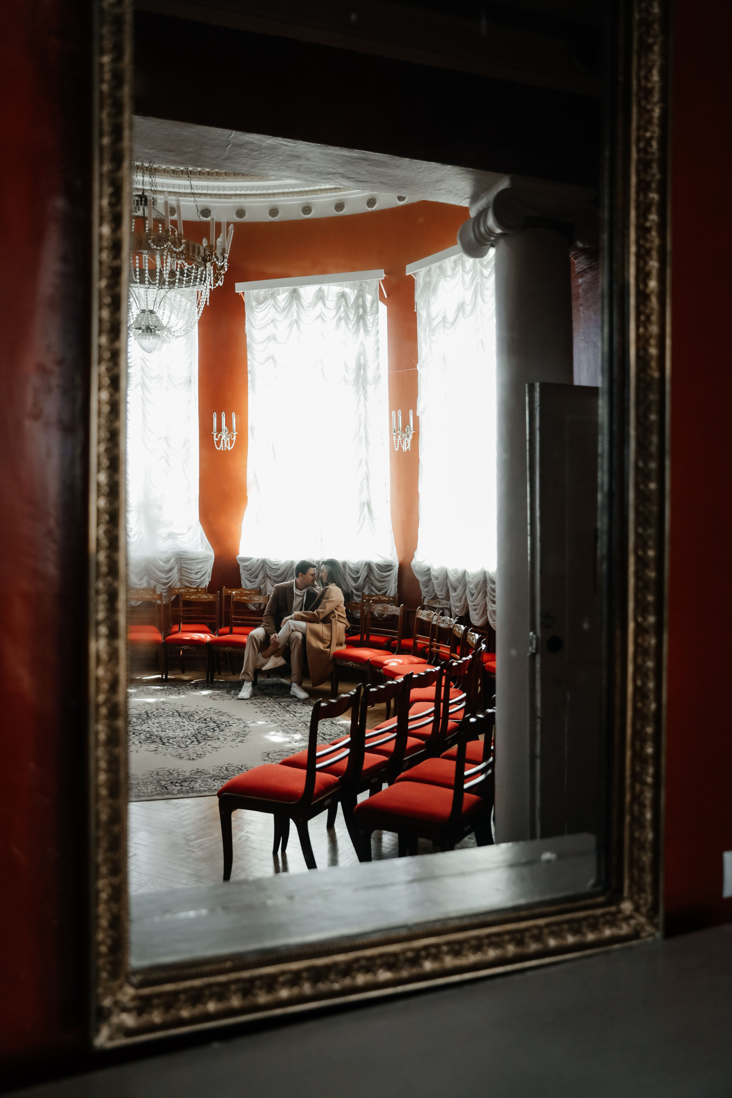 Сколько в мире книг о любви?. Свадебный и семейный фотограф в Варшаве