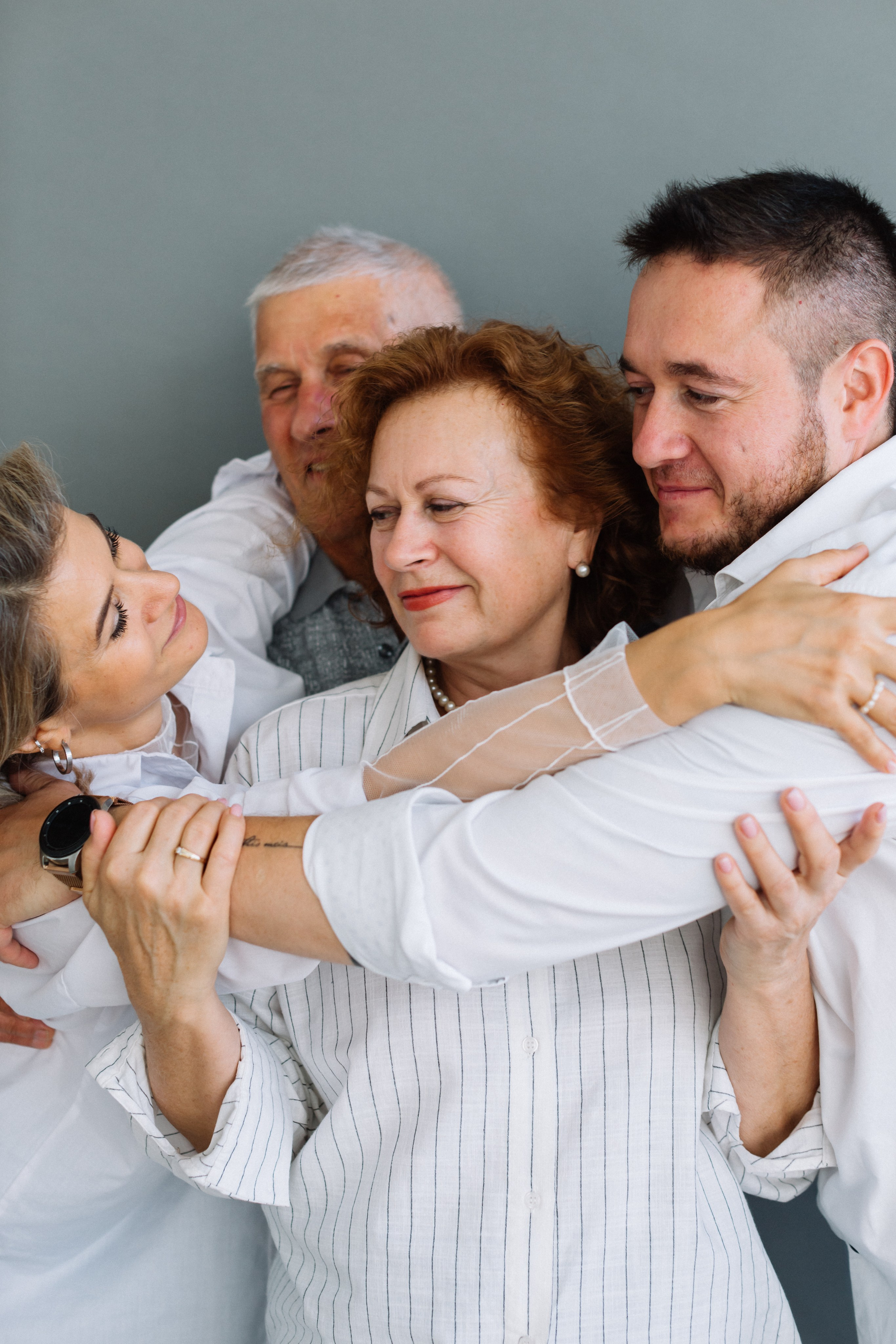 большая семья фотосессия новосибирск фотограф студия семейный детский объятия