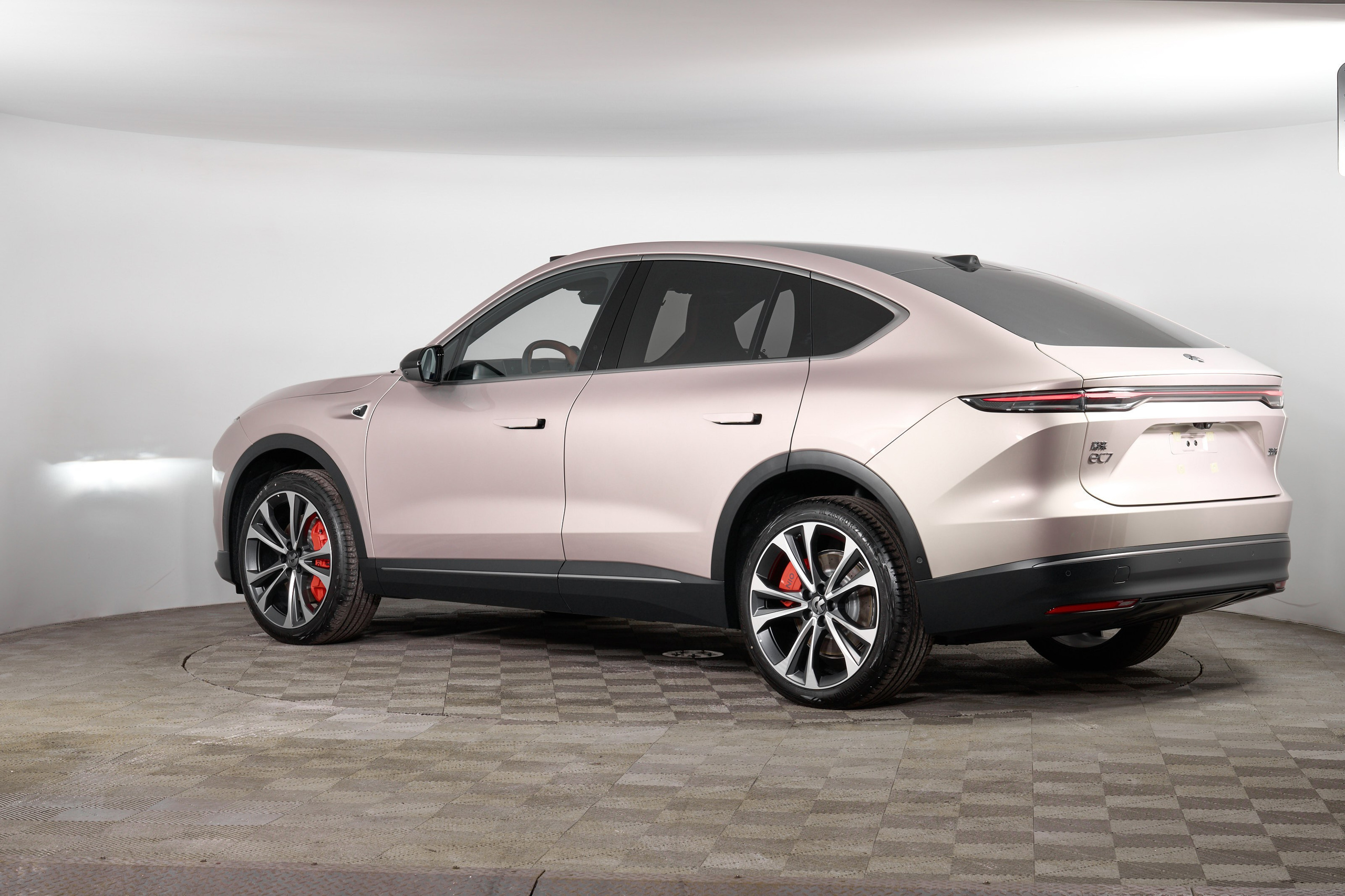 NIO EC7. Фотограф Николай Прокофьев модельные тесты в Москве