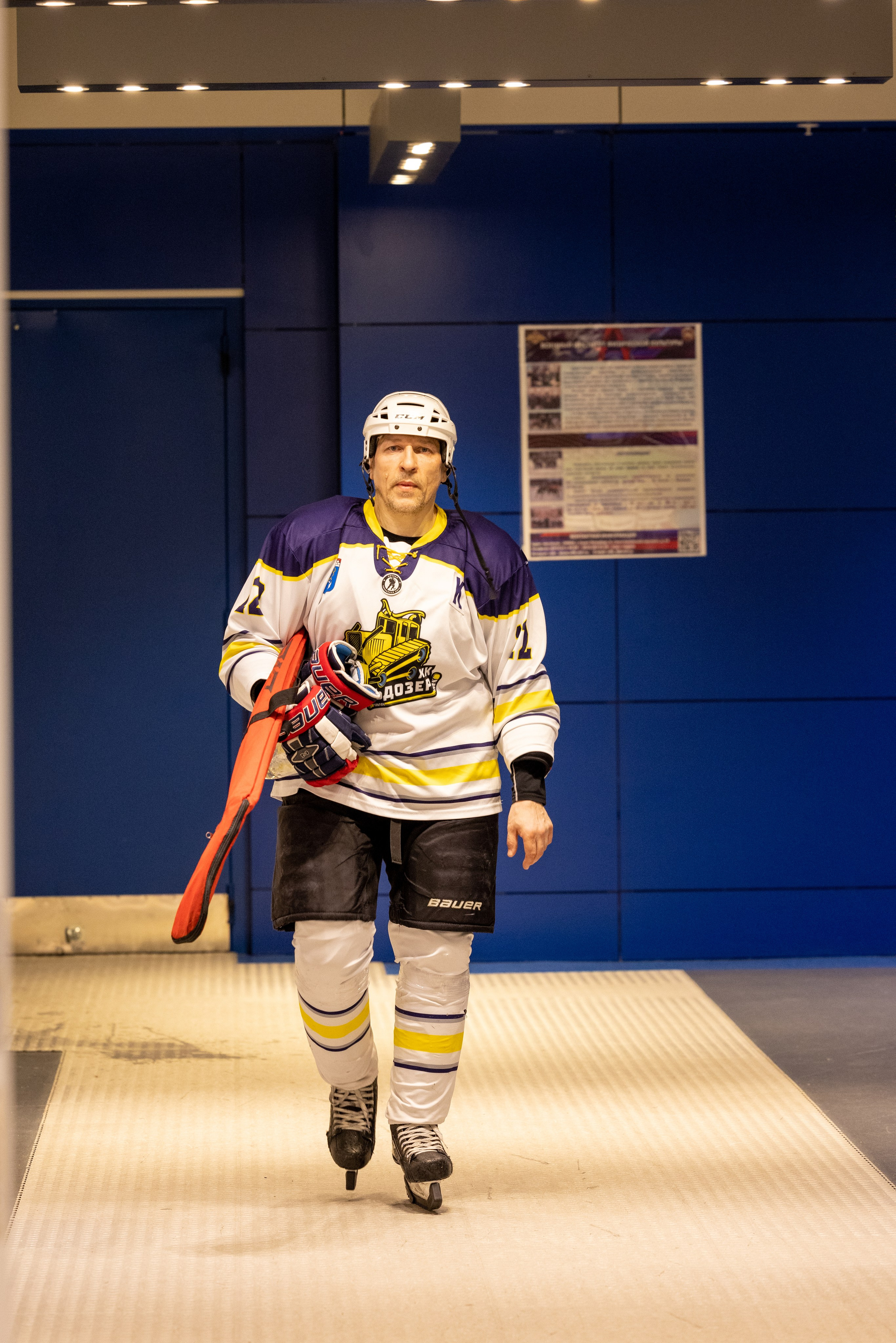 Бульдозер vs. LR-строй. Фотограф Александр Заломаев