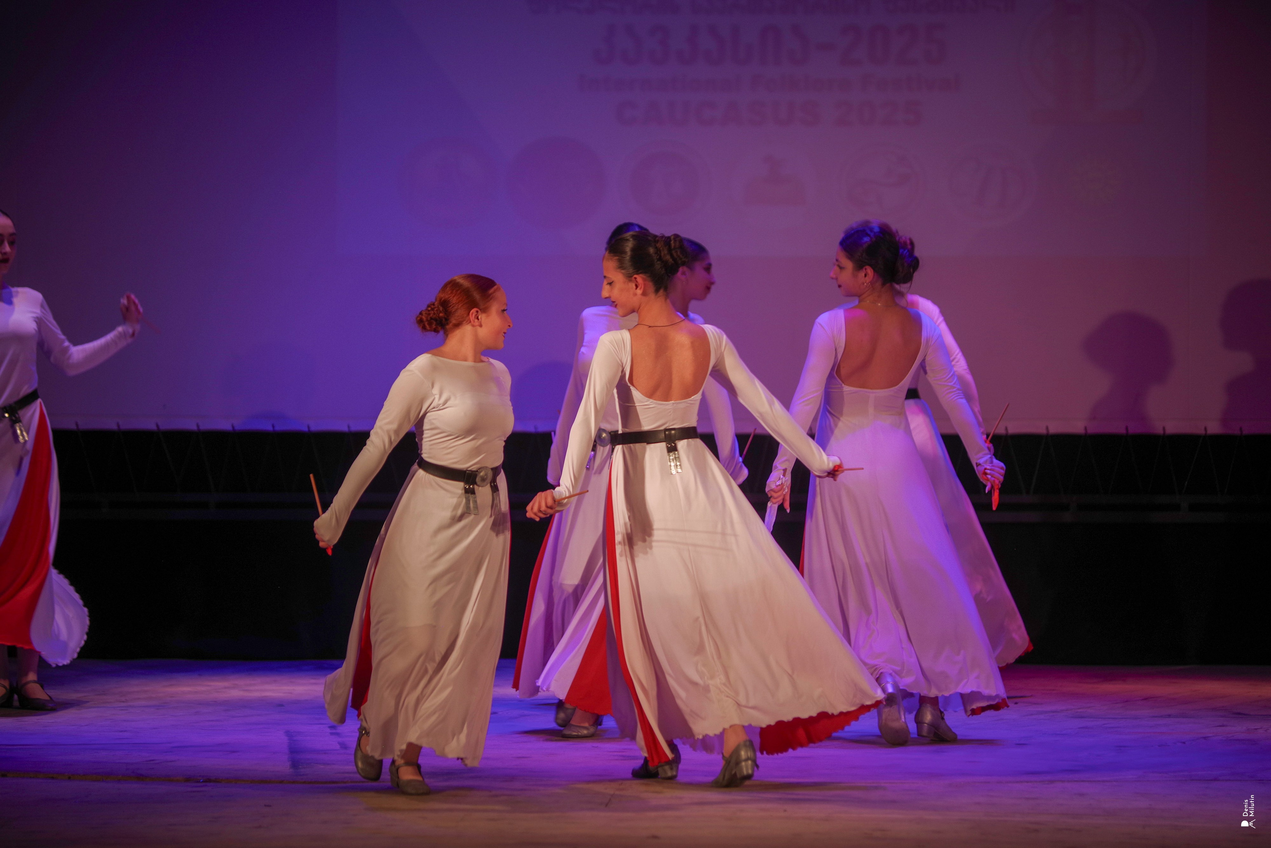 Танцы в прекрасном Они. Портретный фотограф Денис Милютин