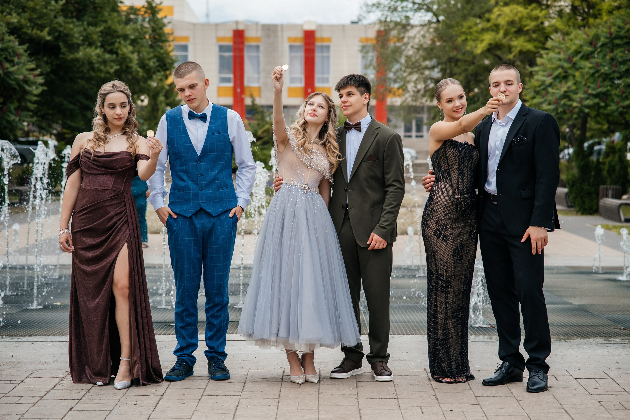 Медалисты. Школьный фотограф в Валуйках. Фотосессии для выпускников и изготовление выпускных альбомов в городе Валуйки и в Белгородской области