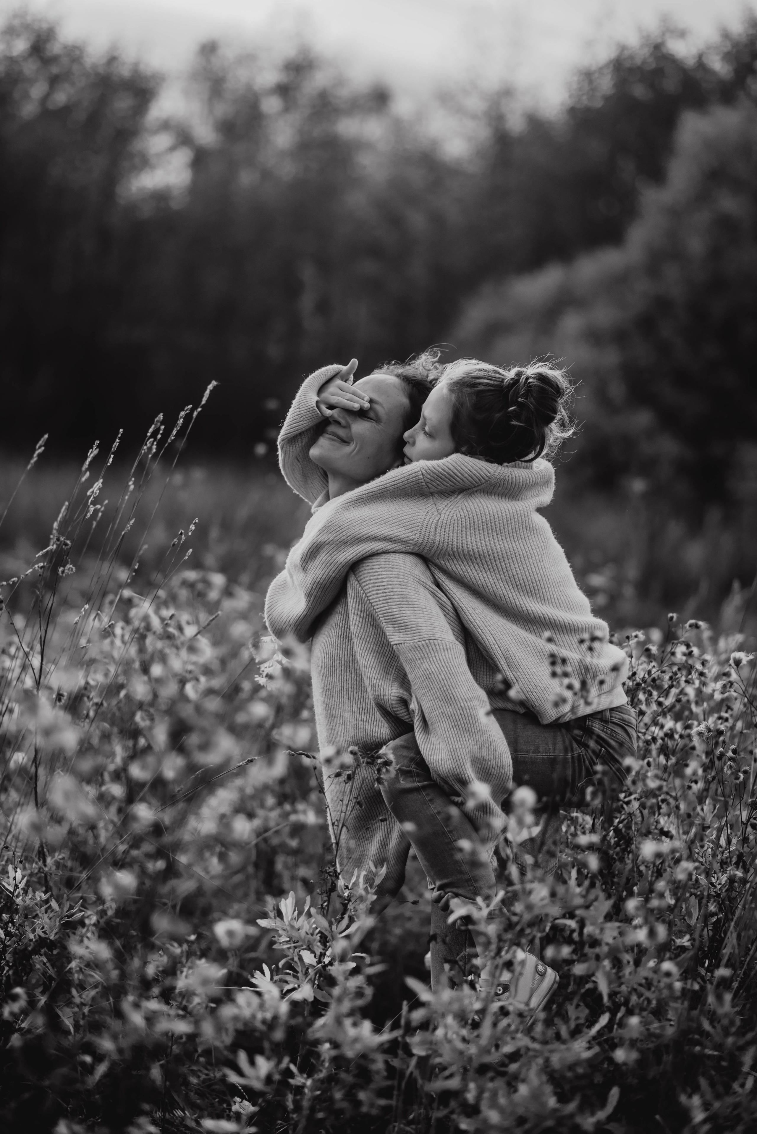 Лиля и Глаша. Свадебный, семейный и портретный фотограф в Суворове Анастасия Седыкин