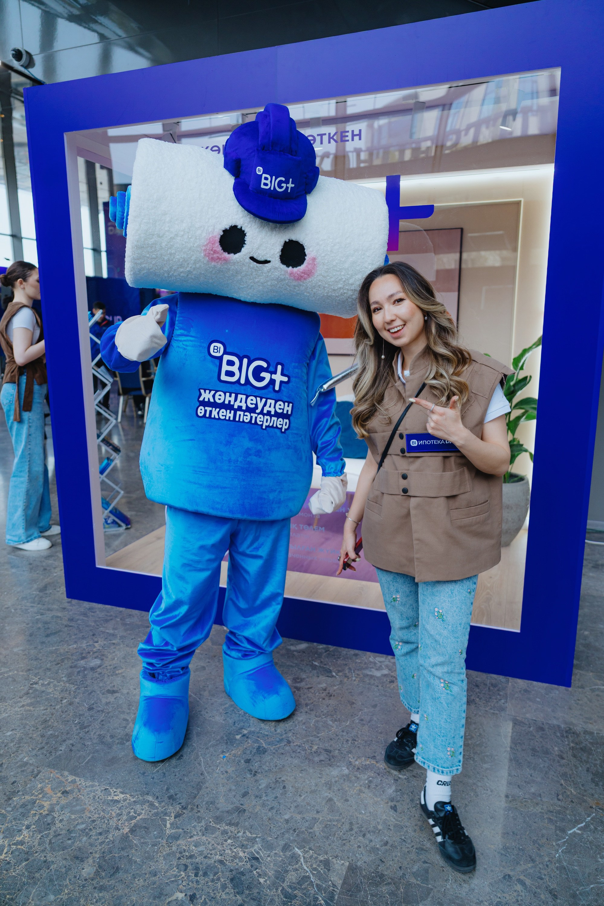 Bi Group. Здравствуйте Меня зовут Берден Ансар, Я профессиональный фотограф