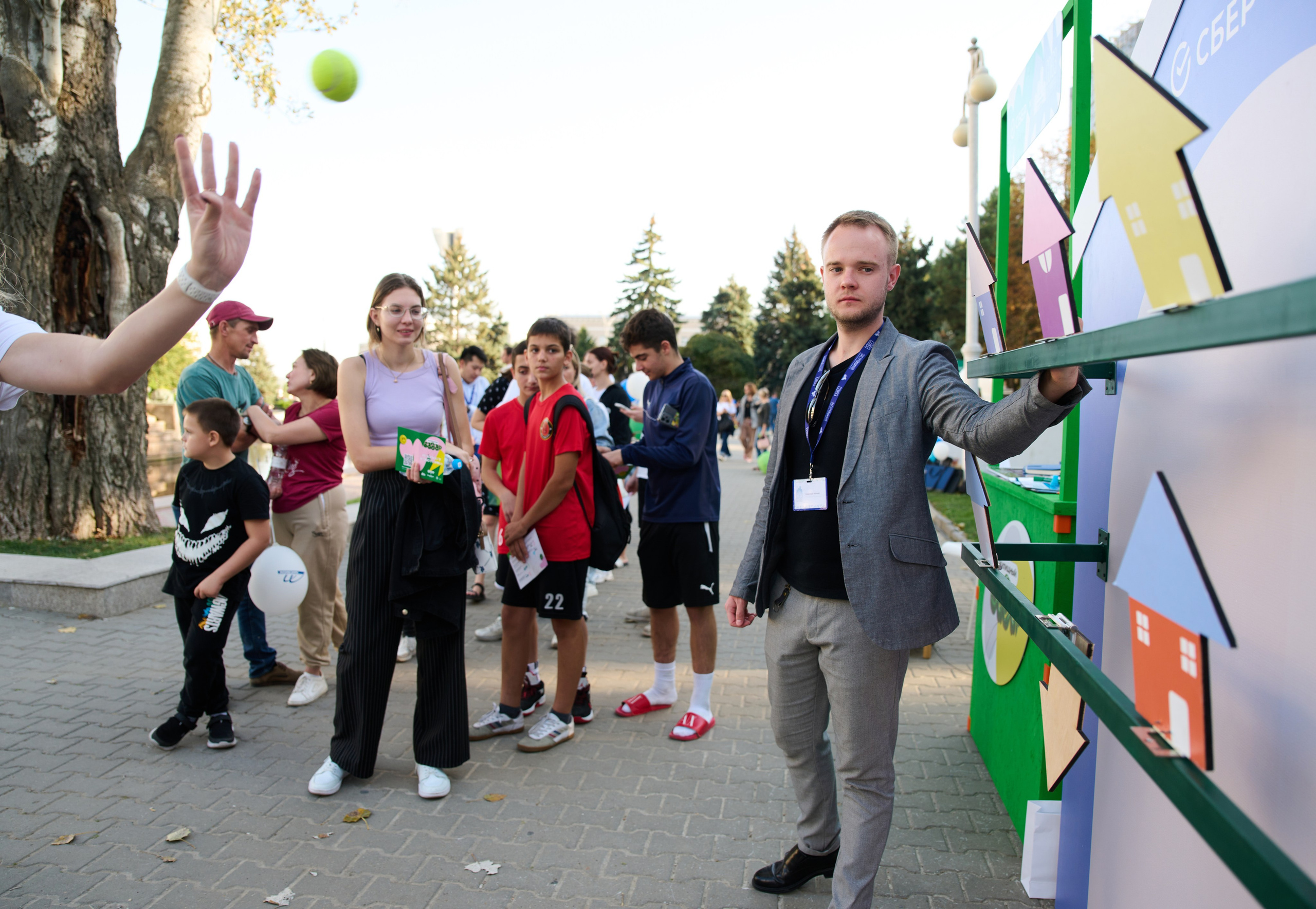 СБЕР базар на Театральной площади. Студия событий ДЕЙЗИ. Организация мероприятий. Свадебное агентство в Ростове-на-Дону. Свадебный организатор. Организация свадьбы под ключ