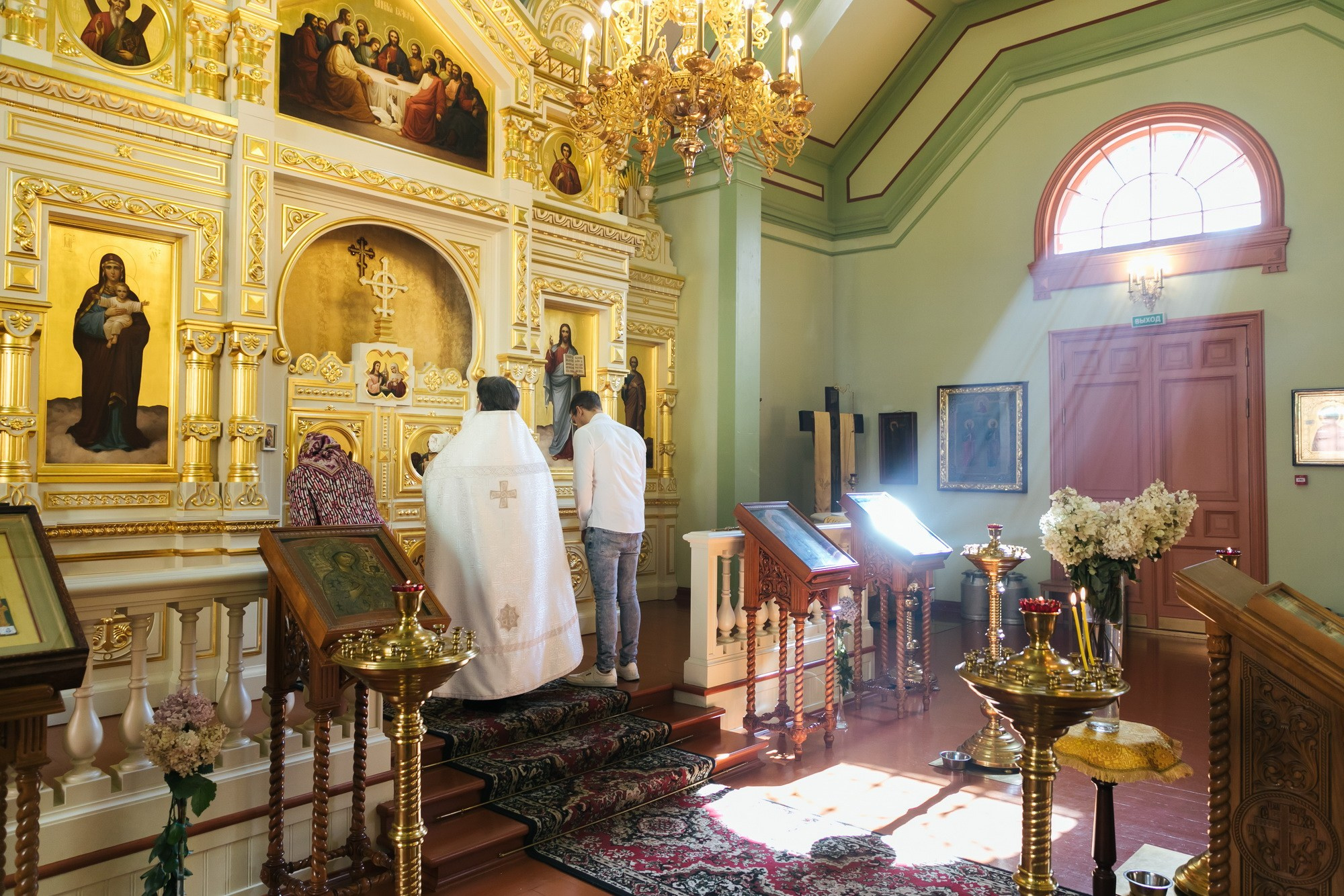Крещение Церковь Святого Апостола Петра в Лахте СПб. Фотограф на крещение в Санкт Петербурге