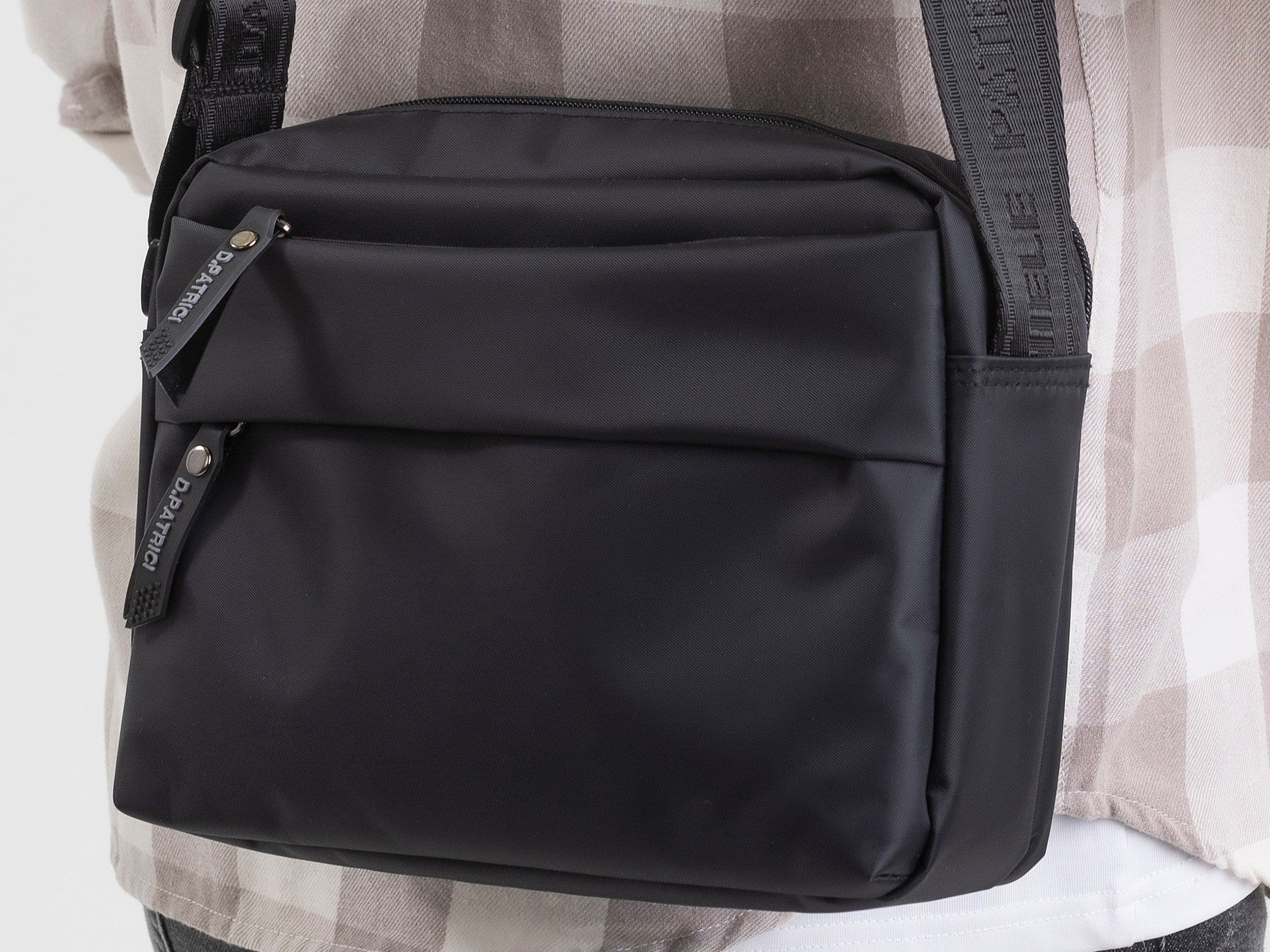 КАТАЛОГ СУМОК KARI. Фотограф