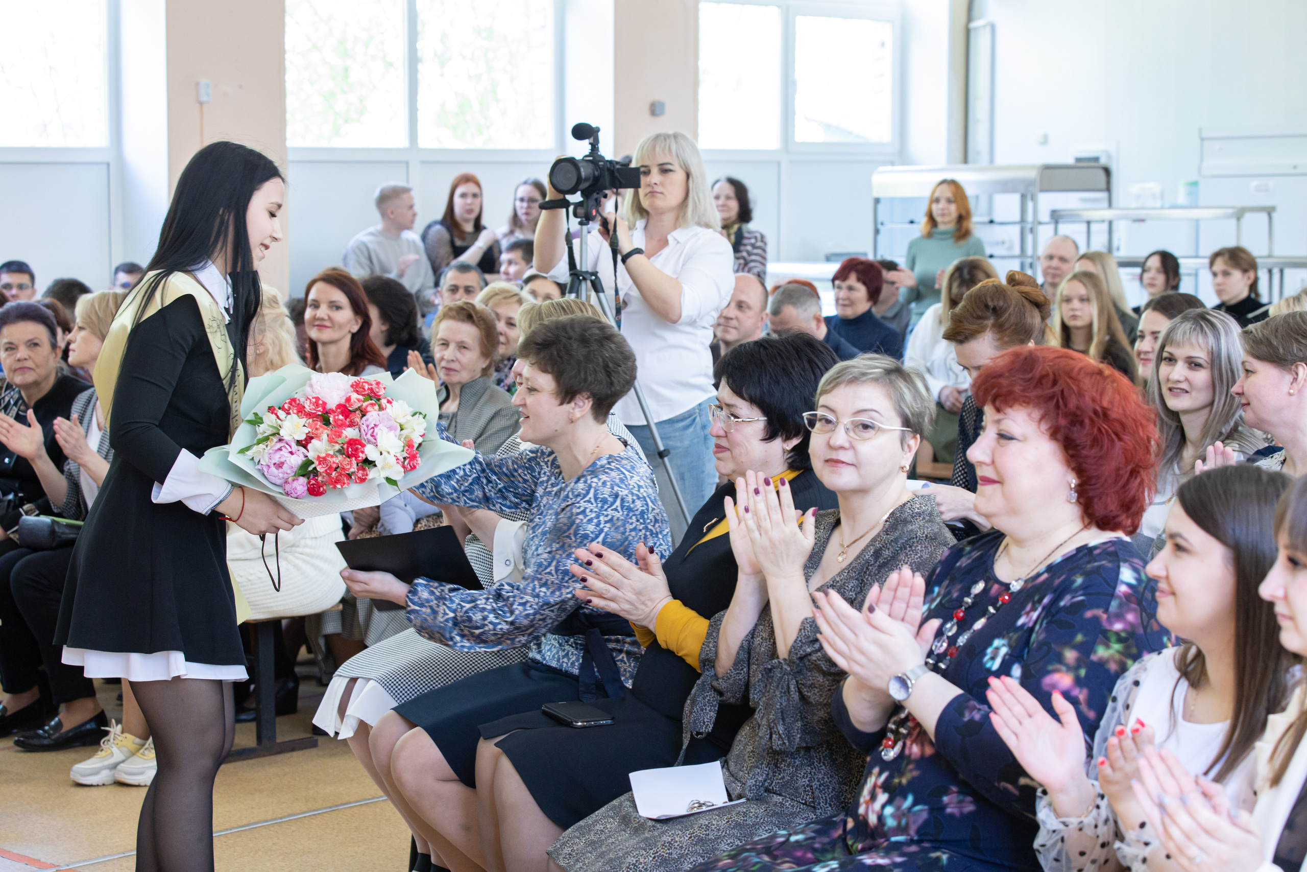 Фотосъемка выпускного старшая школа. Фото, видео, авторские выпускные альбомы в Нижнем Новгороде