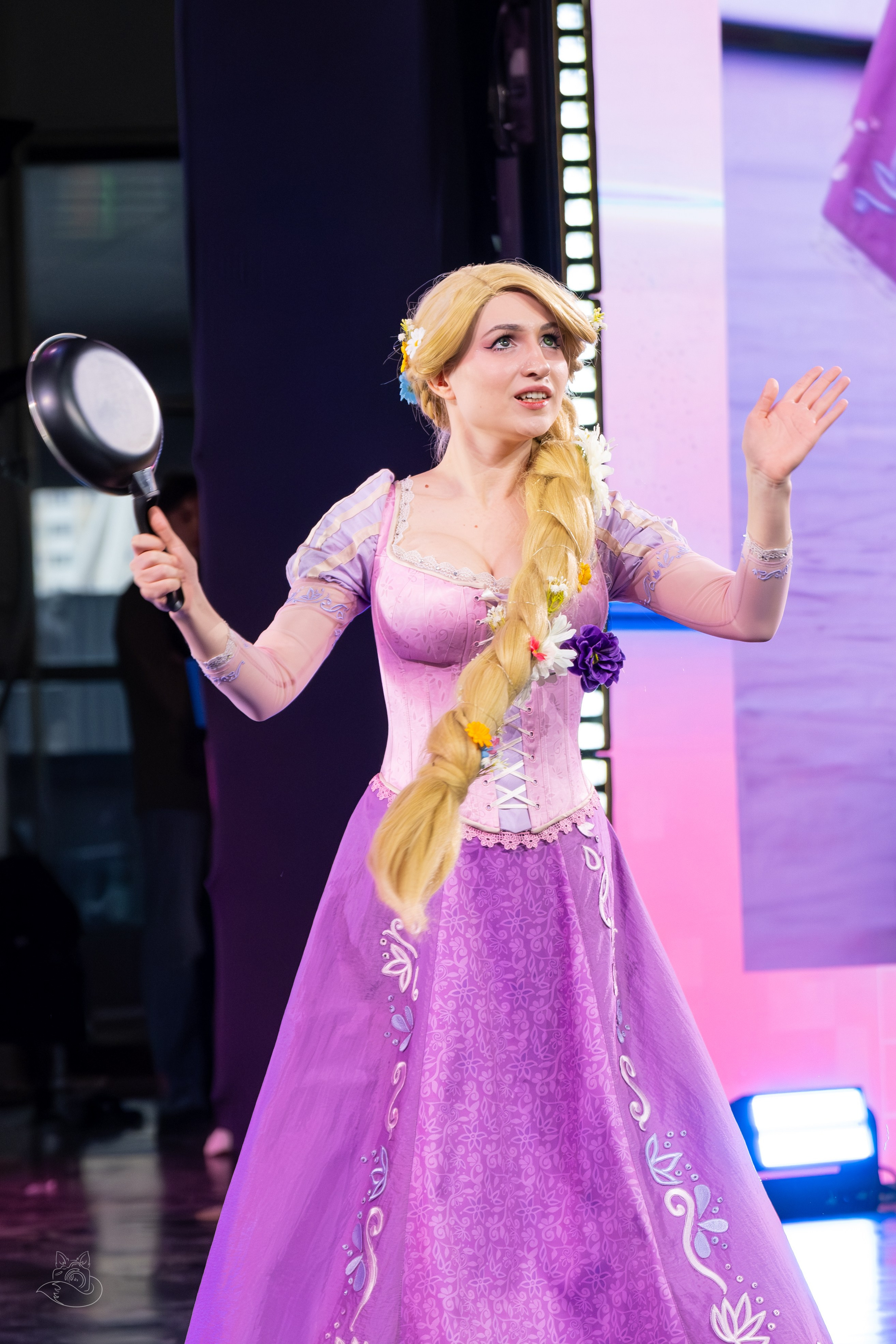 Сцена РЭД ЭКСПО 2024. Косплей фотограф