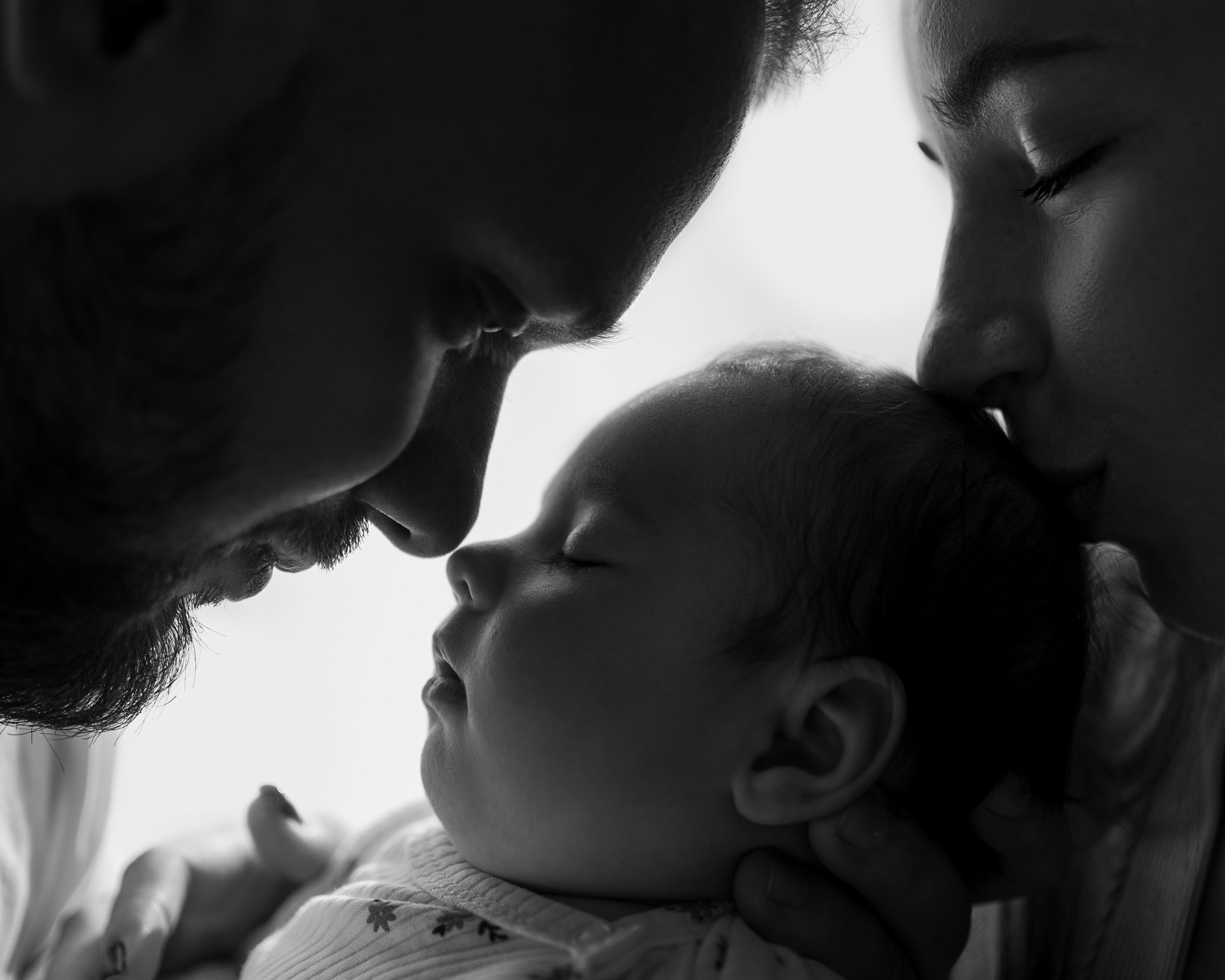 | ПЕРВЫЕ МГНОВЕНИЯ |