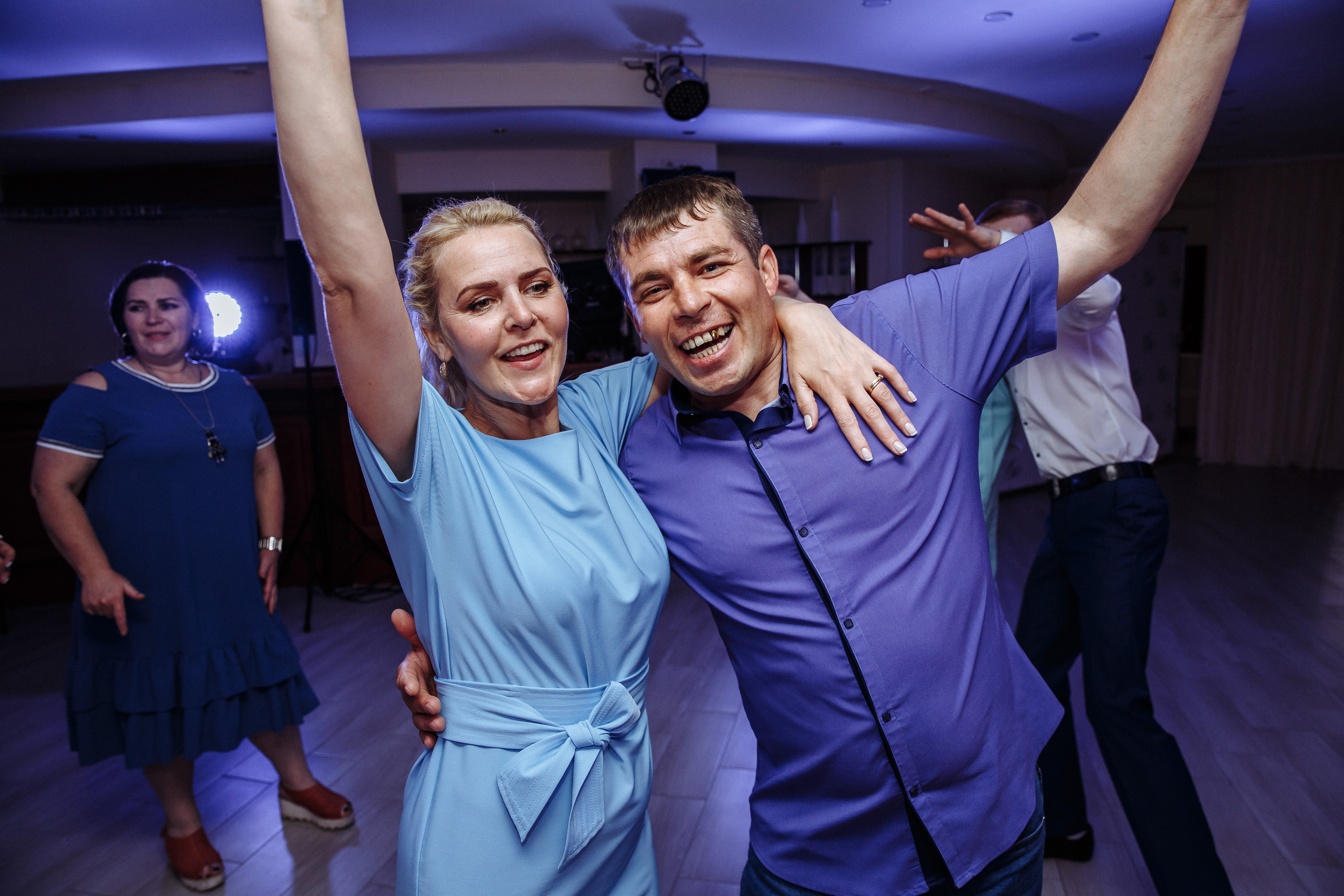 ЮЛЯ И САША УТРО В ИМПЕРАТОРЕ. Фотограф Новосибирск Татьяна Богачек