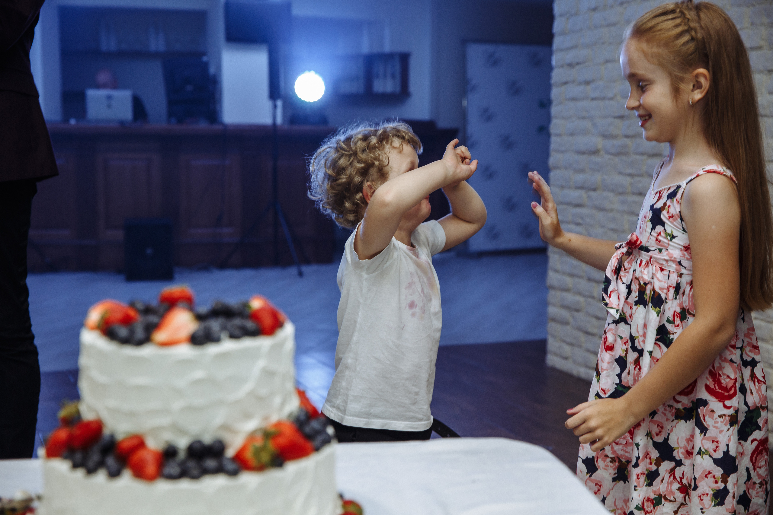 ЮЛЯ И САША УТРО В ИМПЕРАТОРЕ. Фотограф Новосибирск Татьяна Богачек