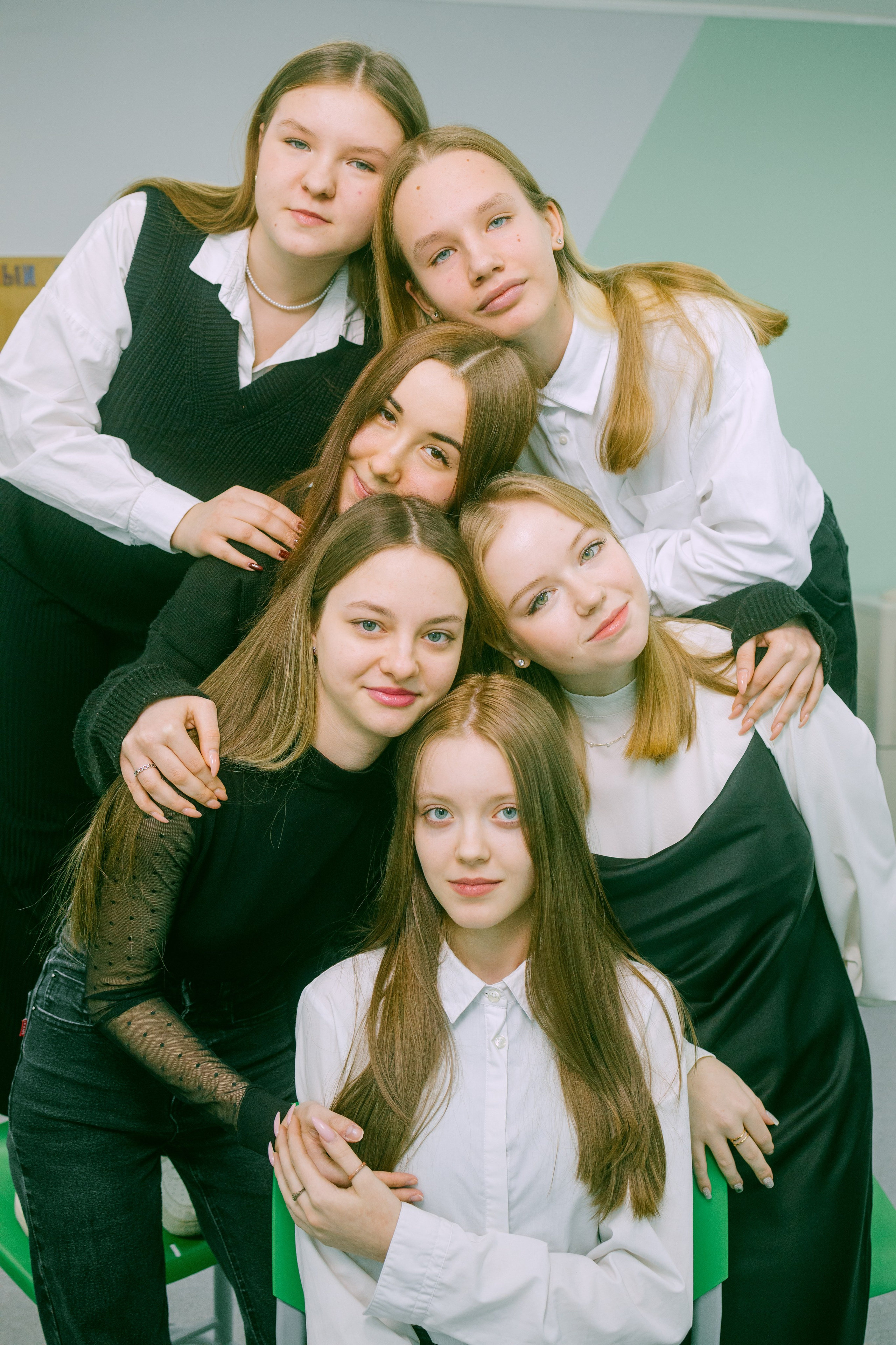 Групповая фотосессия 9 класса для альбома. Выпускные альбомы в Серпухове