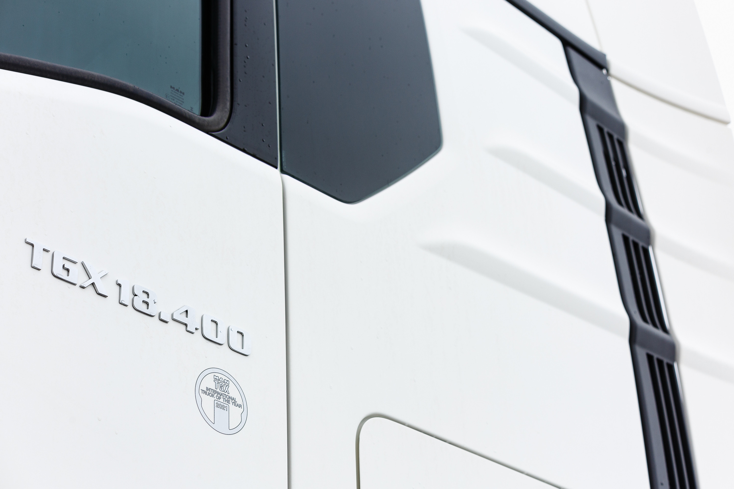 Репортажная фотосъёмка в Санкт-Петербурге. Фотограф на мероприятие: выставки, презентации, автогонки. Фото для сайта, отчётов и публикации в сми. Профессиональный фотограф Сергей Пушкин. Корпоративная фотосъёмка. Автопром. 