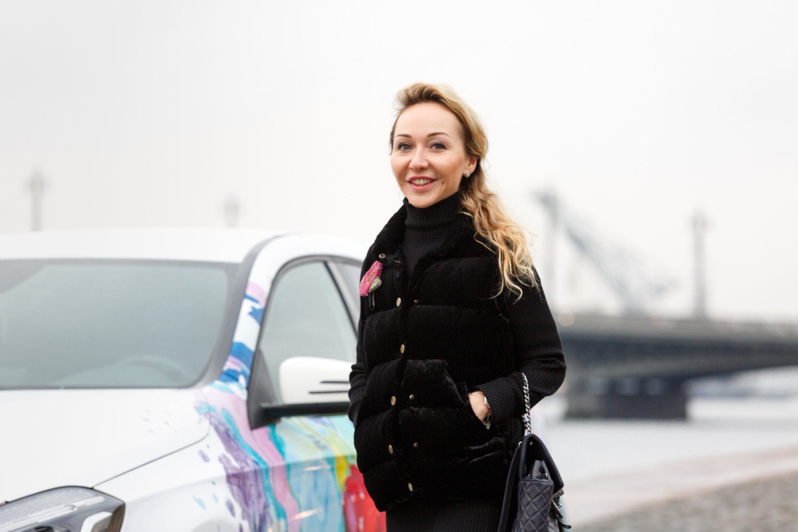 Портретная фотосессия в Санкт-Петербурге,  авто, блогер, женщина, портрет, портретный фотограф, прогулка, прогулочная фотосессия, профессиональный фотограф, спб, фото для блога, фотограф Сергей Пушкин, Санкт-Петербург, художница Валерия Лошак, фото для девушек. Фотографии для соцсетей. 