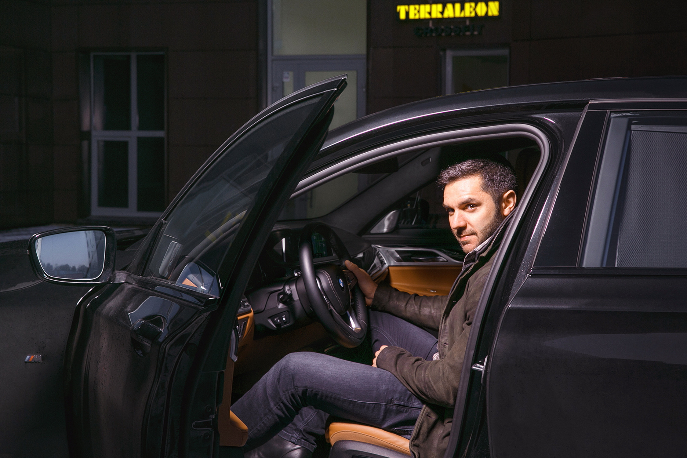 Портретная фотосессия в Санкт-Петербурге. Спортивная фотосъёмка. Фотосессия в зале. Фитнес центр. Спорт. Профессиональный фотограф Сергей Пушкин.  Фото на память, для соцсетей и сайтов знакомств.Частная фотосъёмка для личных целей и социальных сетей. Фотограф в журнал. Фотограя для сми.Профессиональная фотосъёмка. Фото для блога. Портрет. Блогер. Контентмейкер. СПб.Выездная фотосъёмка. Выездная фотостудия. Ню фотосессия. Фотограф для сайта знакомств.