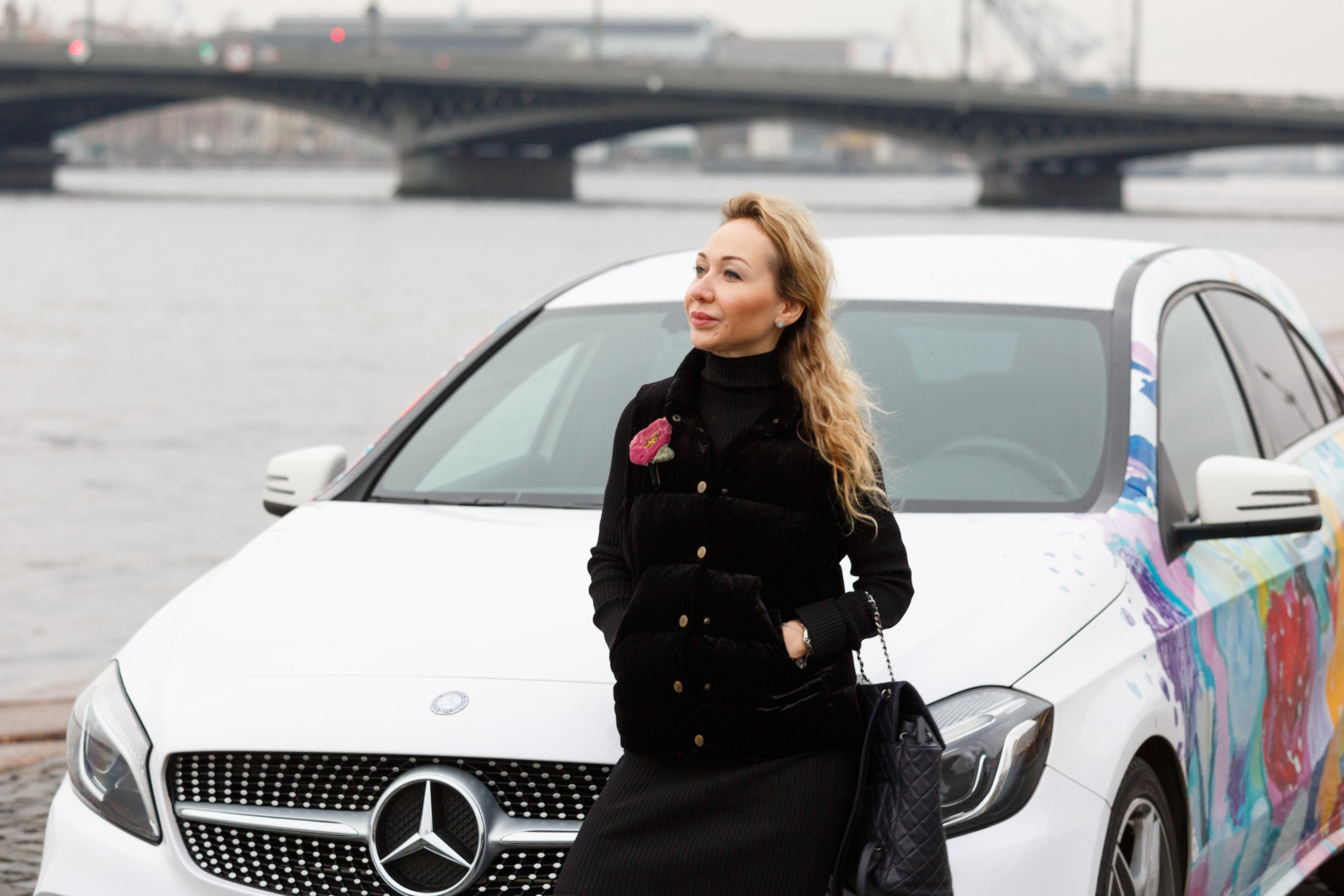 Фотосессия с авто. Фотосессия в спб. Фотограф в студии спб. Фотосессия в деловом стиле. Портретная фотосессия в Санкт-Петербурге. Частная фотосъёмка для личных целей и социальных сетей. Услуги фотографа в спб. Профессиональная фотосъёмка. Фото для блога. Портрет. Блогер. Фото для соцсетей.  Контентмейкер. СПб. Выездная фотосъёмка. Выездная фотостудия. Фотограф на корпоратив. Модельное портфолио. Фотограф для сайта знакомств. Индивидуальная фотосессия. Фотосессия для девушки в спб. Красивая фотосессия. Профессиональные фотосессии в спб недорого. Фотограф для бизнеса. Купить фотосессию в спб. Портретная фотосессия в Санкт-Петербурге,  авто, блогер, женщина, портрет, портретный фотограф, прогулка, прогулочная фотосессия, профессиональный фотограф, спб, фото для блога, фотограф Сергей Пушкин, Санкт-Петербург, художница Валерия Лошак, фото для девушек. Фотографии для соцсетей. 