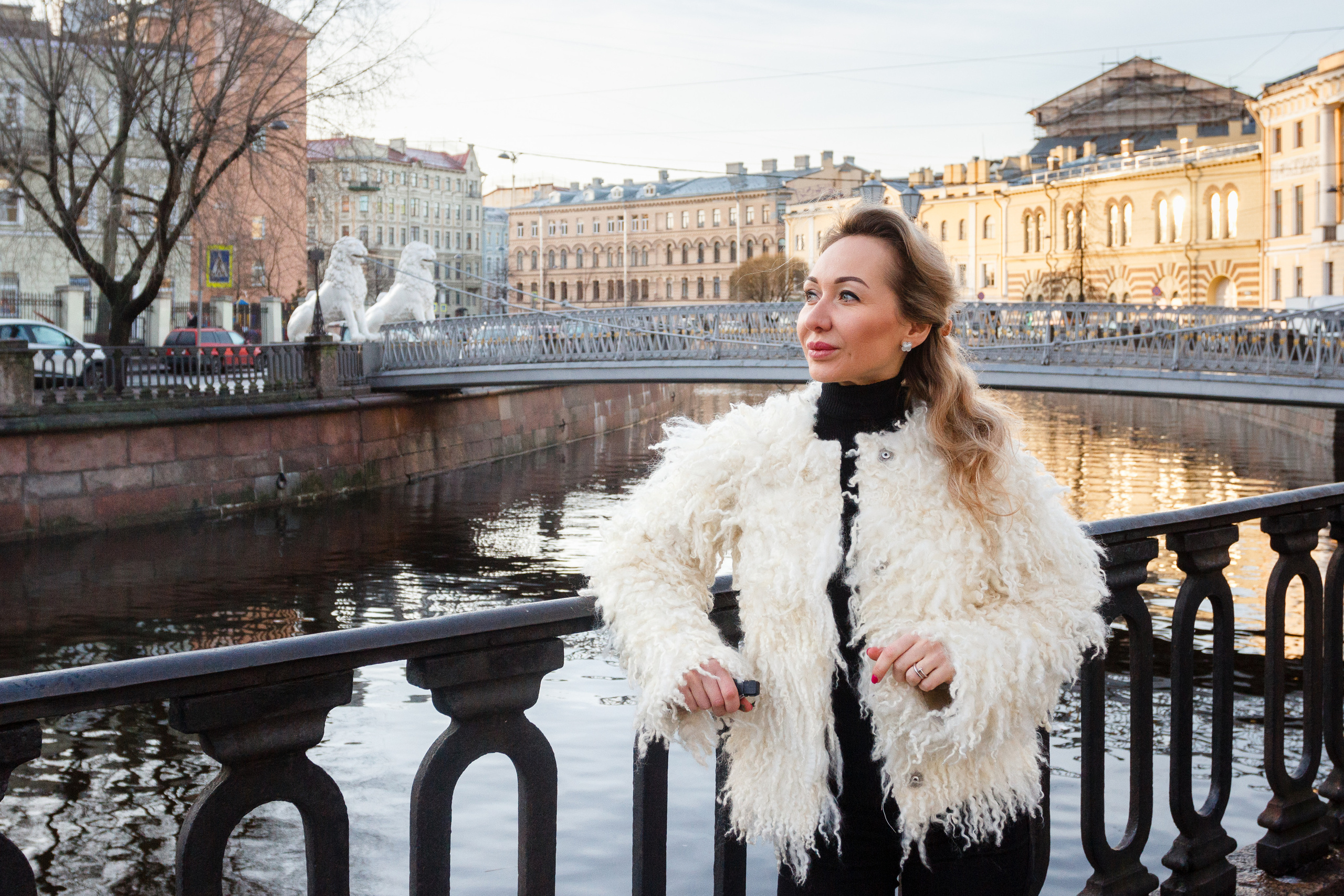портретная фотосессия в Санкт-Петербурге,  авто, блогер, женщина, портрет, портретный фотограф, прогулка, прогулочная фотосессия, профессиональный фотограф, спб, фото для блога, фотограф Сергей Пушкин, Санкт-Петербург, художница Валерия Лошак, 