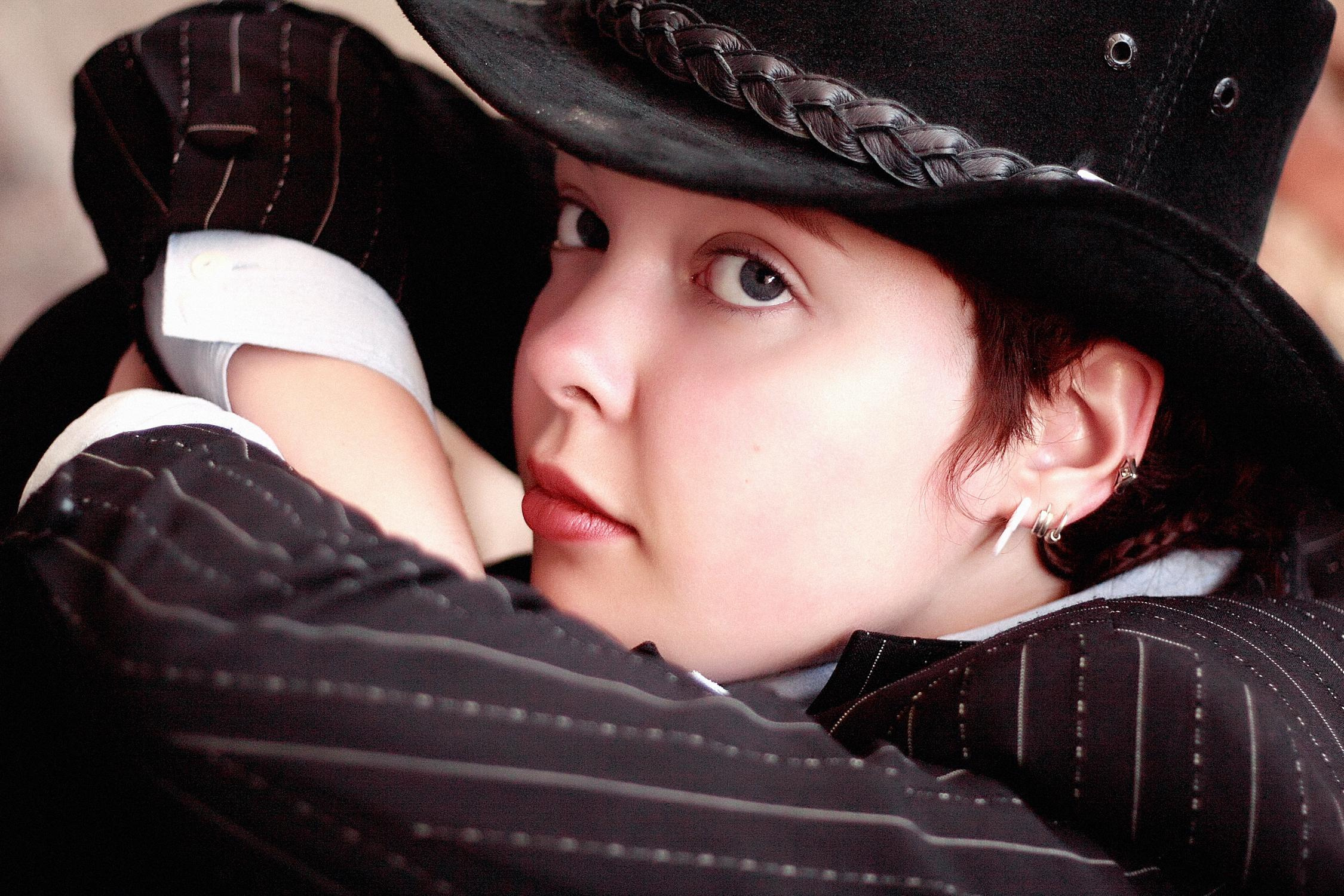 Портретная фотосессия в Санкт-Петербурге. Фотосъёмка на природе, в парке, на улице.  Профессиональный фотограф Сергей Пушкин.  Фото на память, для соцсетей и сайтов знакомств.