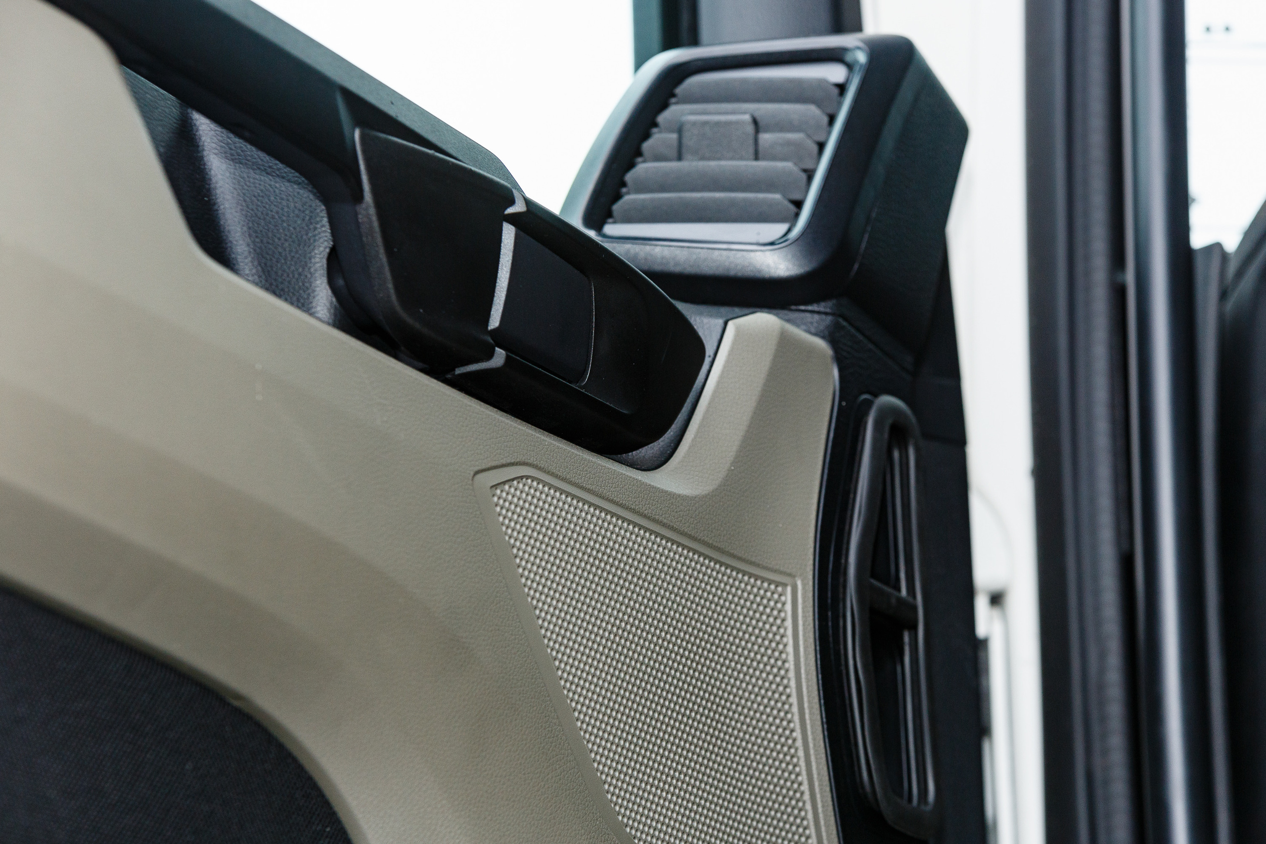 Репортажная фотосъёмка в Санкт-Петербурге. Фотограф на мероприятие: выставки, презентации, автогонки. Фото для сайта, отчётов и публикации в сми. Профессиональный фотограф Сергей Пушкин. Корпоративная фотосъёмка. Автопром. 