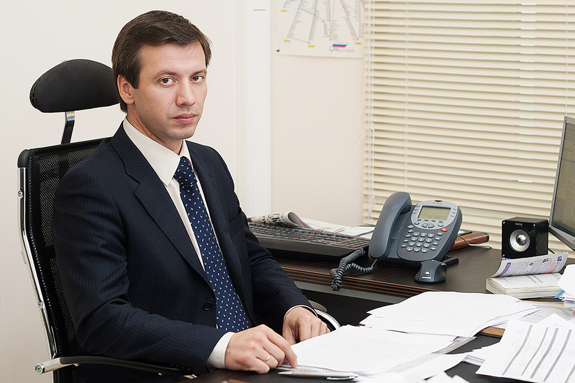 Фотосессия в спб. Фотосессия для мужчины. Портретная фотосессия в студии в Санкт-Петербурге. Фотосессия в деловом стиле.  Профессиональные фотосессии в спб недорого. Профессиональный фотограф Сергей Пушкин. Деловая фотосессия. Фото для эксперта. Контент для специалиста. Бизнес-портрет. Студийный фотограф. Частная фотосъёмка для личных целей и социальных сетей. Фото на резюме. Услуги фотографа в спб. Фотосессии в помещении спб. Профессиональная фотосъёмка. Фото для блога. Портрет. Блогер. Фото для соцсетей.  Контентмейкер. СПб. Женский портрет. Выездная фотосъёмка. Выездная фотостудия. Фотограф на корпоратив. Фотограф для сайта знакомств. Деловой портрет. 