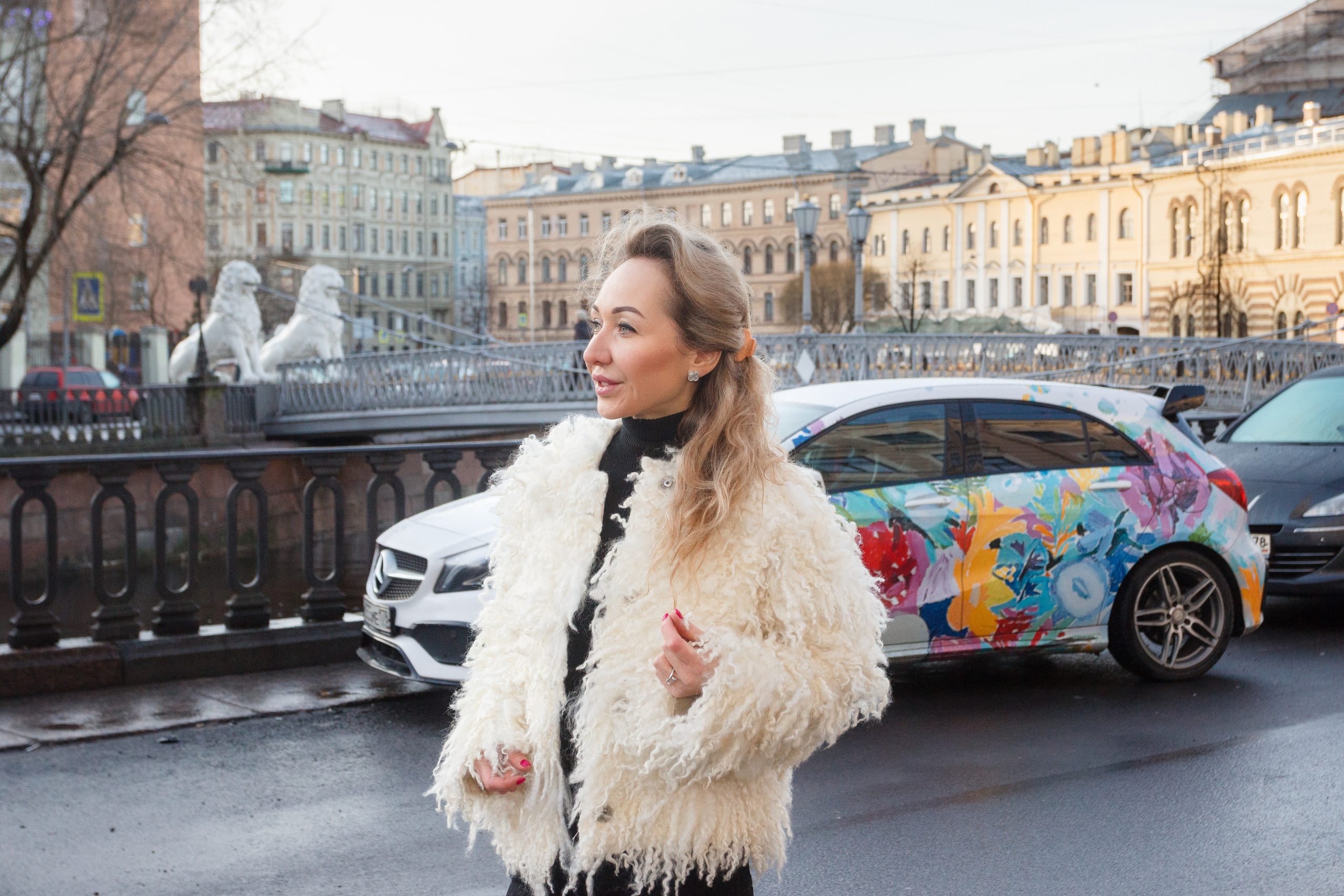 Фотосессия с авто. Фотосессия в спб. Фотограф в студии спб. Фотосессия в деловом стиле. Портретная фотосессия в Санкт-Петербурге. Частная фотосъёмка для личных целей и социальных сетей. Услуги фотографа в спб. Профессиональная фотосъёмка. Фото для блога. Портрет. Блогер. Фото для соцсетей.  Контентмейкер. СПб. Выездная фотосъёмка. Выездная фотостудия. Фотограф на корпоратив. Модельное портфолио. Фотограф для сайта знакомств. Индивидуальная фотосессия. Фотосессия для девушки в спб. Красивая фотосессия. Профессиональные фотосессии в спб недорого. Фотограф для бизнеса. Купить фотосессию в спб. Портретная фотосессия в Санкт-Петербурге,  авто, блогер, женщина, портрет, портретный фотограф, прогулка, прогулочная фотосессия, профессиональный фотограф, спб, фото для блога, фотограф Сергей Пушкин, Санкт-Петербург, художница Валерия Лошак, фото для девушек. Фотографии для соцсетей. Зимняя фотосессия.