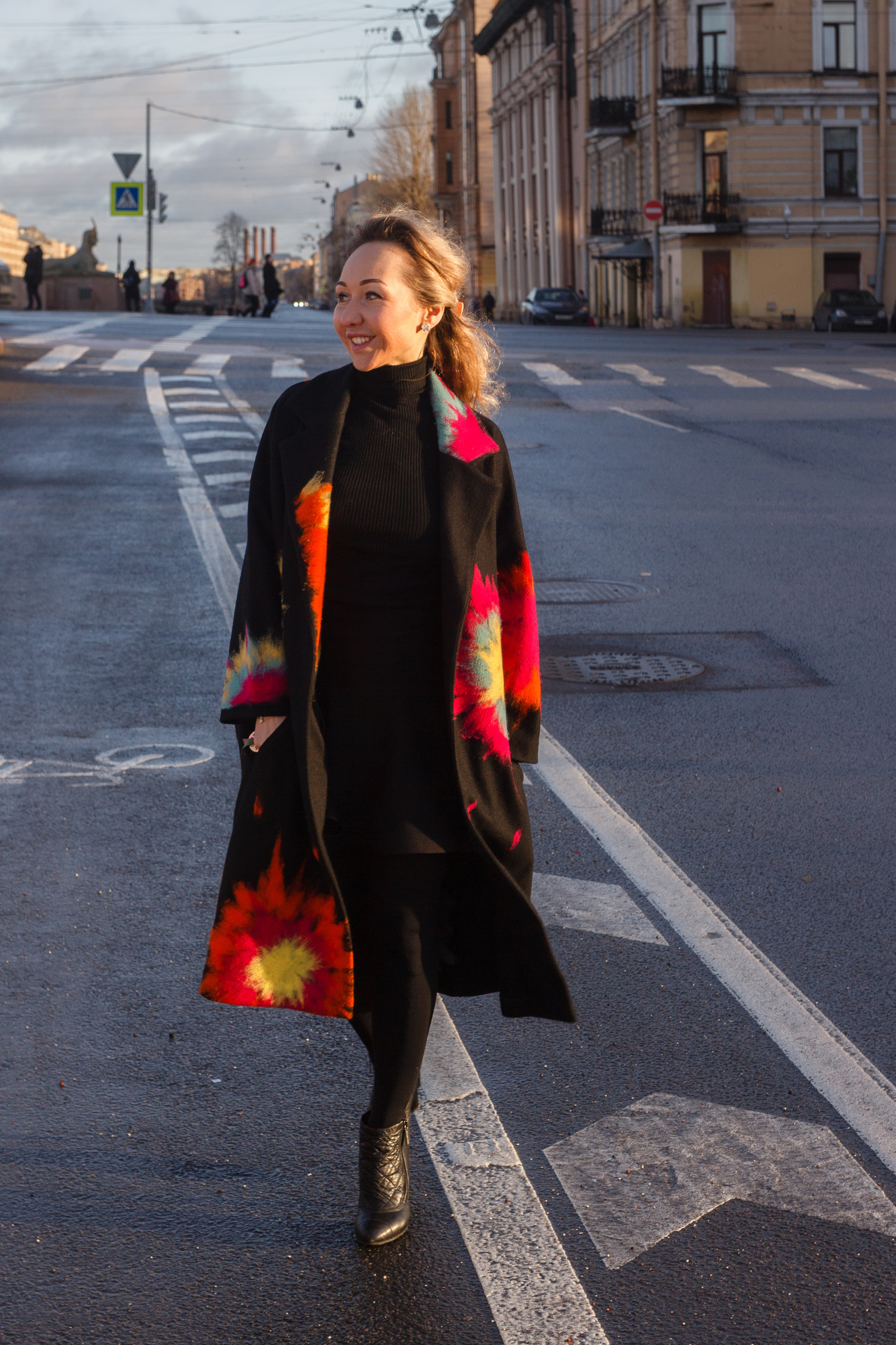 Фотосессия с авто. Фотосессия в спб. Фотограф в студии спб. Фотосессия в деловом стиле. Портретная фотосессия в Санкт-Петербурге. Частная фотосъёмка для личных целей и социальных сетей. Услуги фотографа в спб. Профессиональная фотосъёмка. Фото для блога. Портрет. Блогер. Фото для соцсетей.  Контентмейкер. СПб. Выездная фотосъёмка. Выездная фотостудия. Фотограф на корпоратив. Модельное портфолио. Фотограф для сайта знакомств. Индивидуальная фотосессия. Фотосессия для девушки в спб. Красивая фотосессия. Профессиональные фотосессии в спб недорого. Фотограф для бизнеса. Купить фотосессию в спб. Портретная фотосессия в Санкт-Петербурге,  авто, блогер, женщина, портрет, портретный фотограф, прогулка, прогулочная фотосессия, профессиональный фотограф, спб, фото для блога, фотограф Сергей Пушкин, Санкт-Петербург, художница Валерия Лошак, фото для девушек. Фотографии для соцсетей. Зимняя фотосессия.