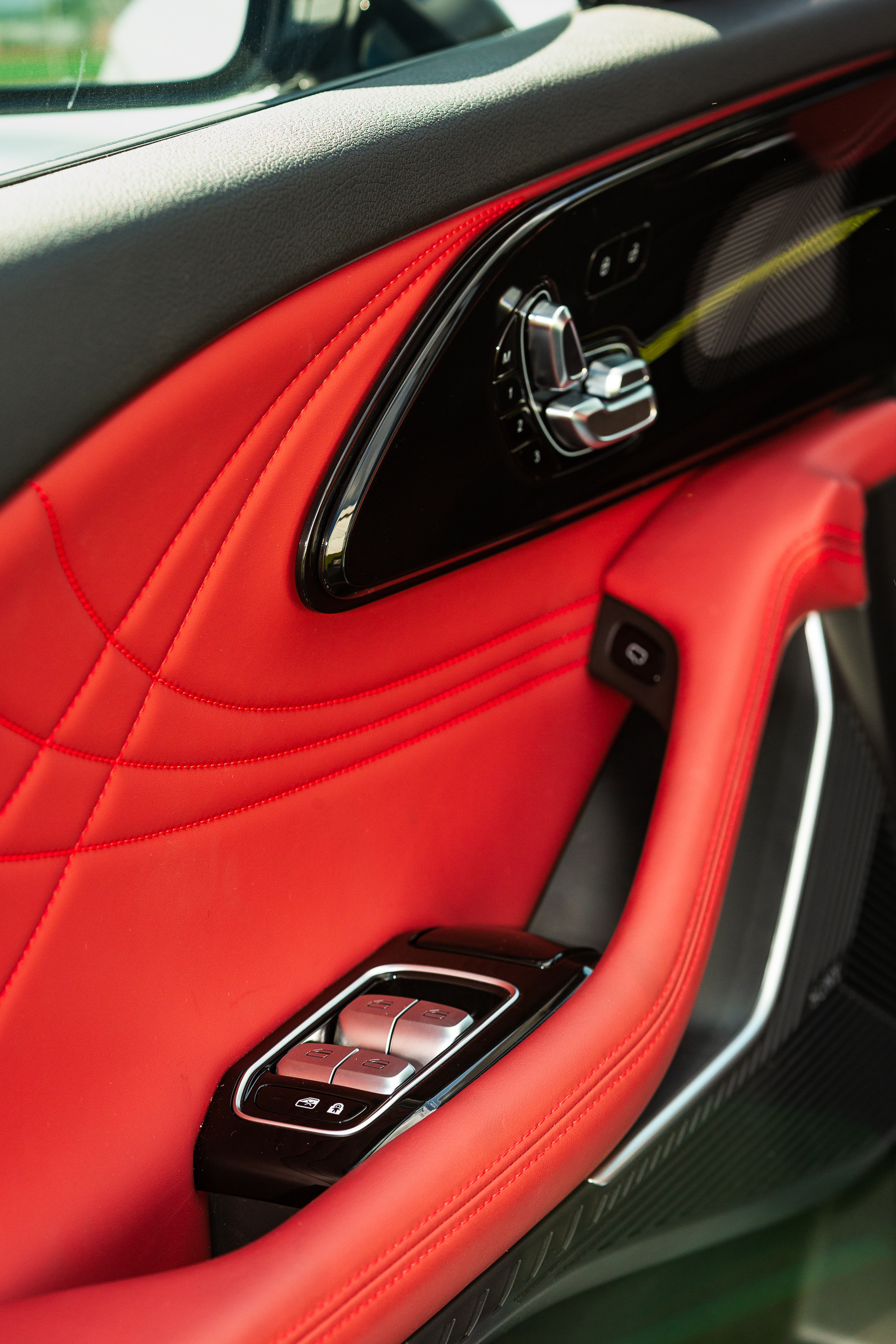 Репортажная фотосъёмка в Санкт-Петербурге. Фотограф на мероприятие: выставки, презентации, автогонки. Фото для сайта, отчётов и публикации в сми. Профессиональный фотограф Сергей Пушкин. Корпоративная фотосъёмка. Автопром. 