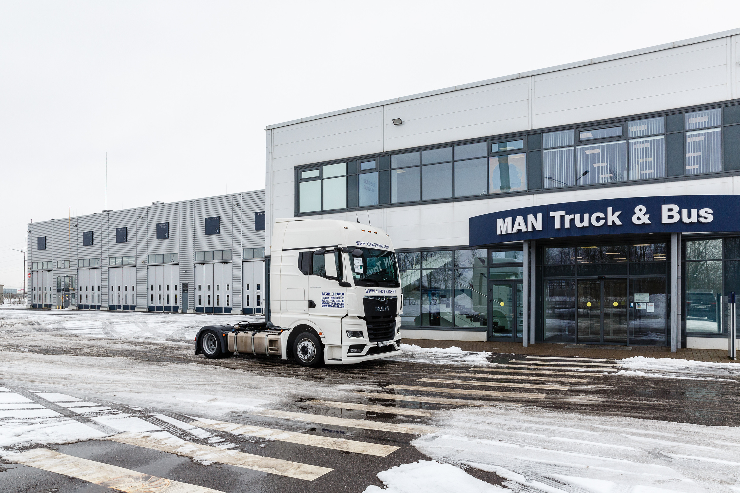 Репортажная фотосъёмка в Санкт-Петербурге. Фотограф на мероприятие: выставки, презентации, автогонки. Фото для сайта, отчётов и публикации в сми. Профессиональный фотограф Сергей Пушкин. Корпоративная фотосъёмка. Автопром. 