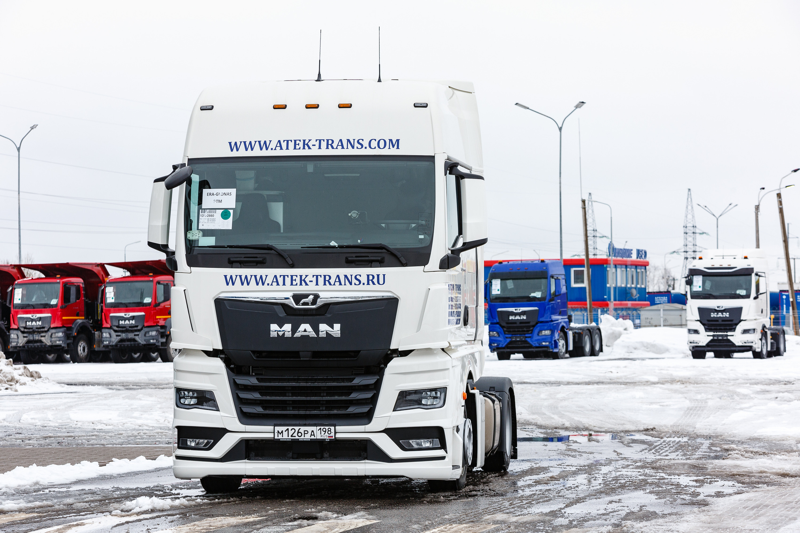 Репортажная фотосъёмка в Санкт-Петербурге. Фотограф на мероприятие: выставки, презентации, автогонки. Фото для сайта, отчётов и публикации в сми. Профессиональный фотограф Сергей Пушкин. Корпоративная фотосъёмка. Автопром. 