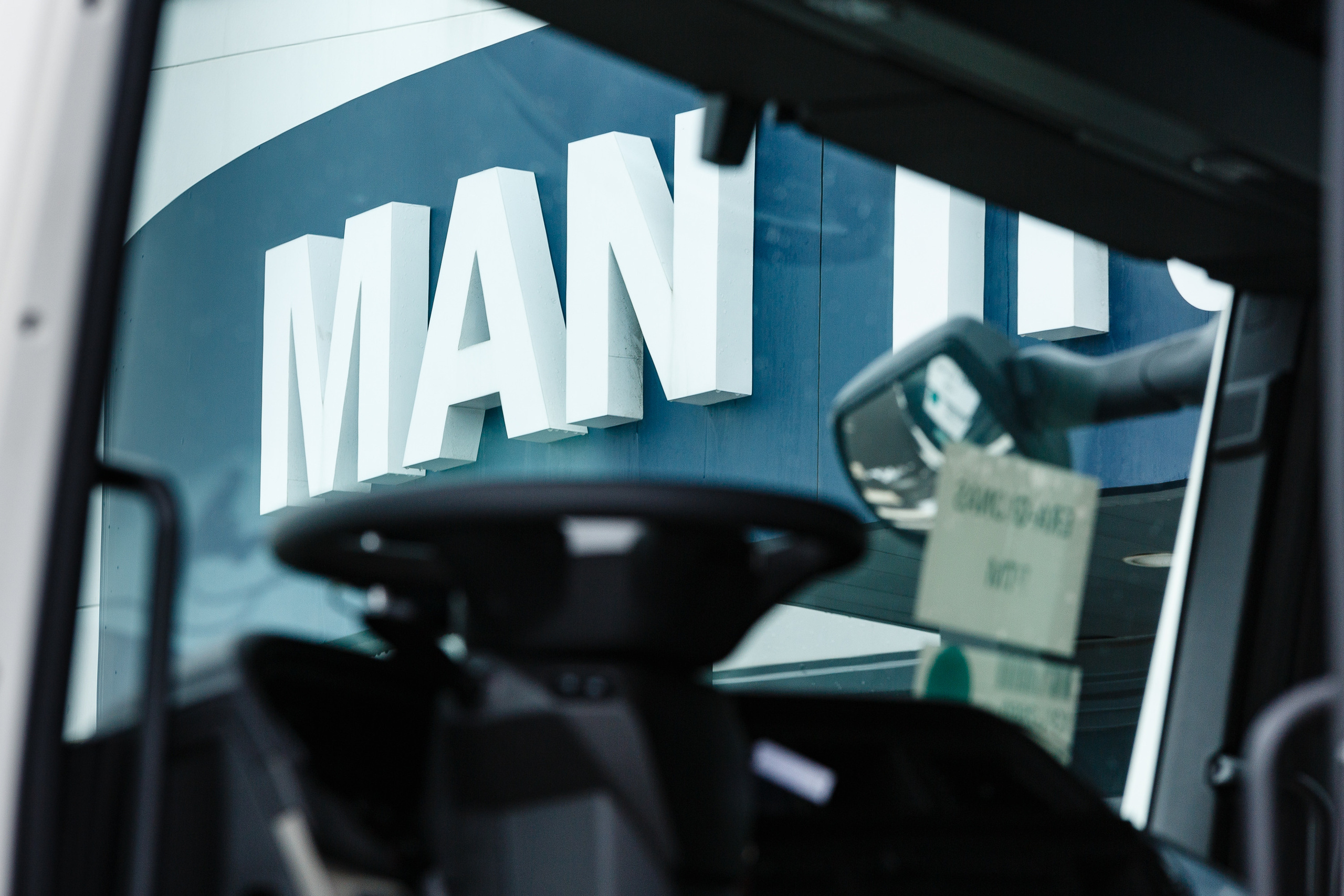 Репортажная фотосъёмка в Санкт-Петербурге. Фотограф на мероприятие: выставки, презентации, автогонки. Фото для сайта, отчётов и публикации в сми. Профессиональный фотограф Сергей Пушкин. Корпоративная фотосъёмка. Автопром. 