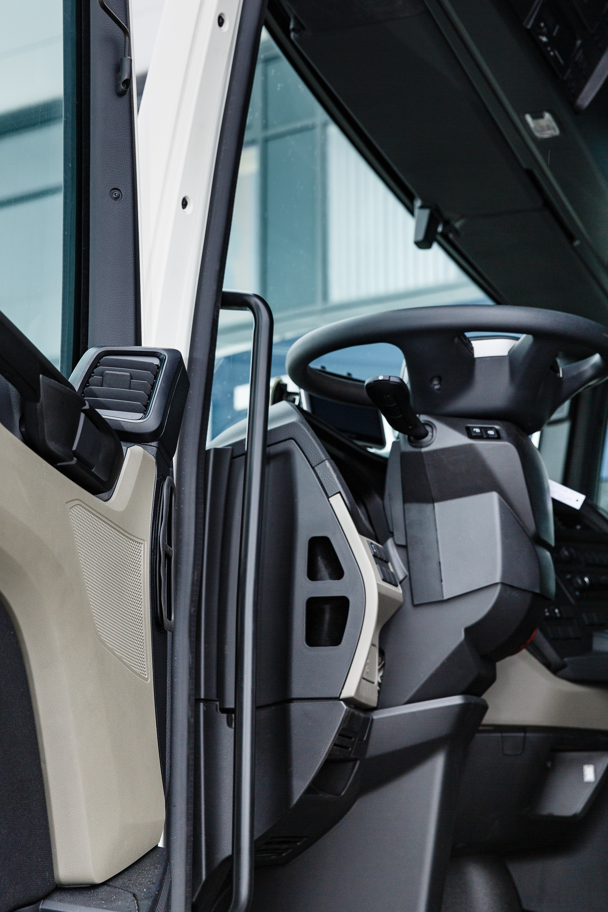 Репортажная фотосъёмка в Санкт-Петербурге. Фотограф на мероприятие: выставки, презентации, автогонки. Фото для сайта, отчётов и публикации в сми. Профессиональный фотограф Сергей Пушкин. Корпоративная фотосъёмка. Автопром. 