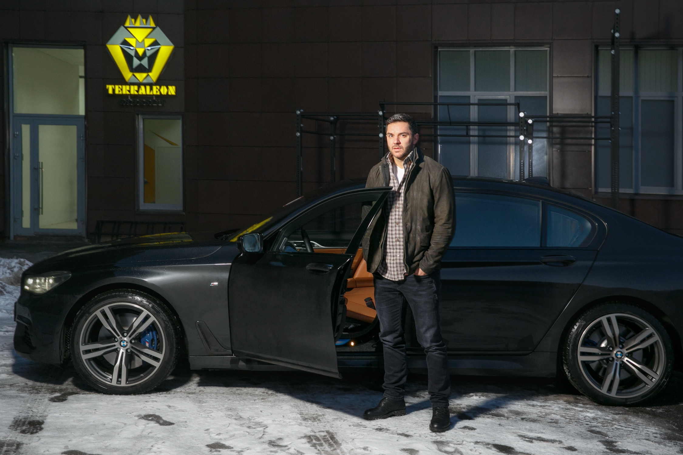 Спортивная фотосессия в зале. Выездная частная фотосессия. Профессиональный фотограф в Санкт-Петербурге. Мужская фотосессия. Фитнес-фотограф СПб. Фото в фитнес клубе. Фотограф для прессы. Фото для сми и полиграфии. Спортивный фотограф. Заказать в СПб.