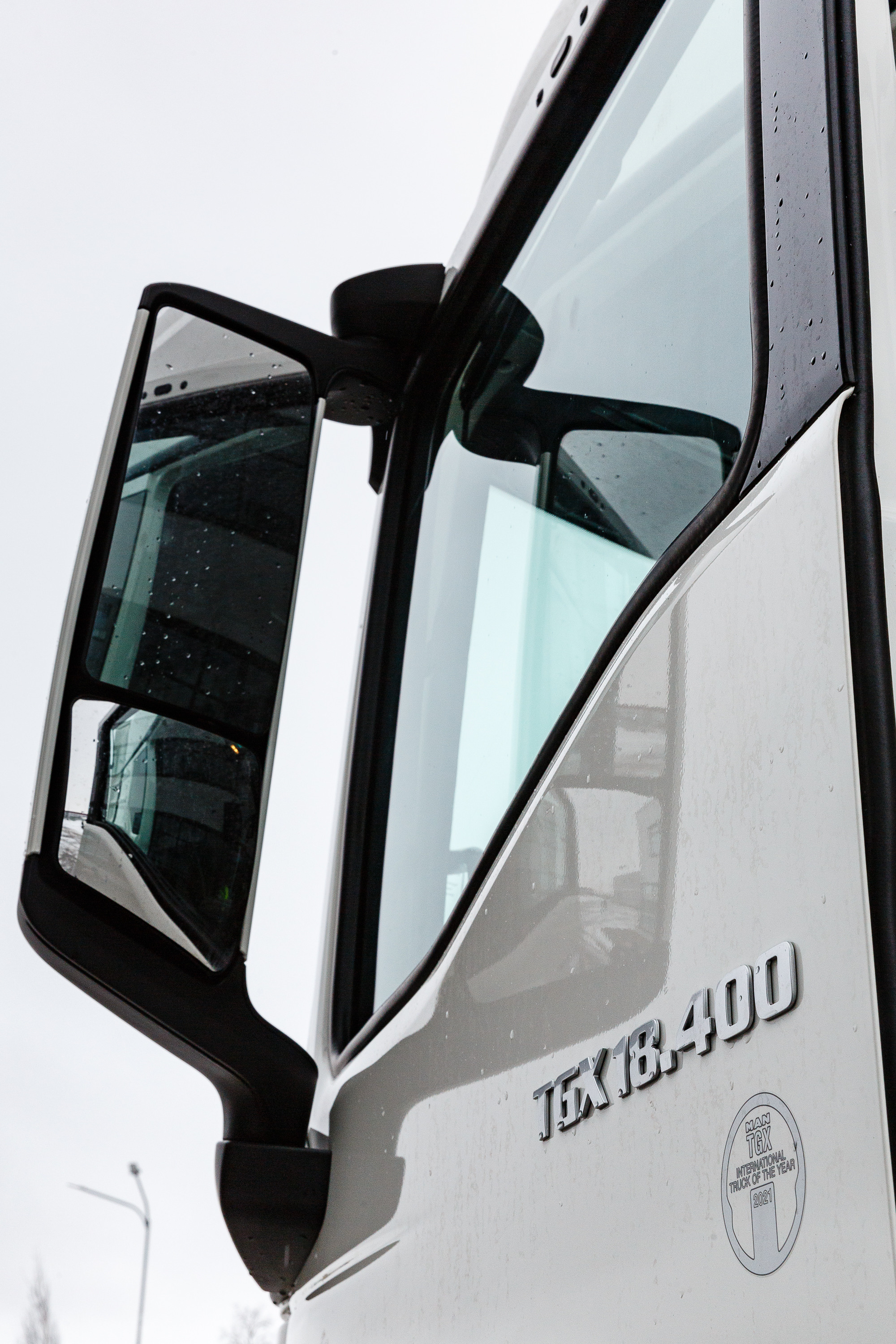 Репортажная фотосъёмка в Санкт-Петербурге. Фотограф на мероприятие: выставки, презентации, автогонки. Фото для сайта, отчётов и публикации в сми. Профессиональный фотограф Сергей Пушкин. Корпоративная фотосъёмка. Автопром. 