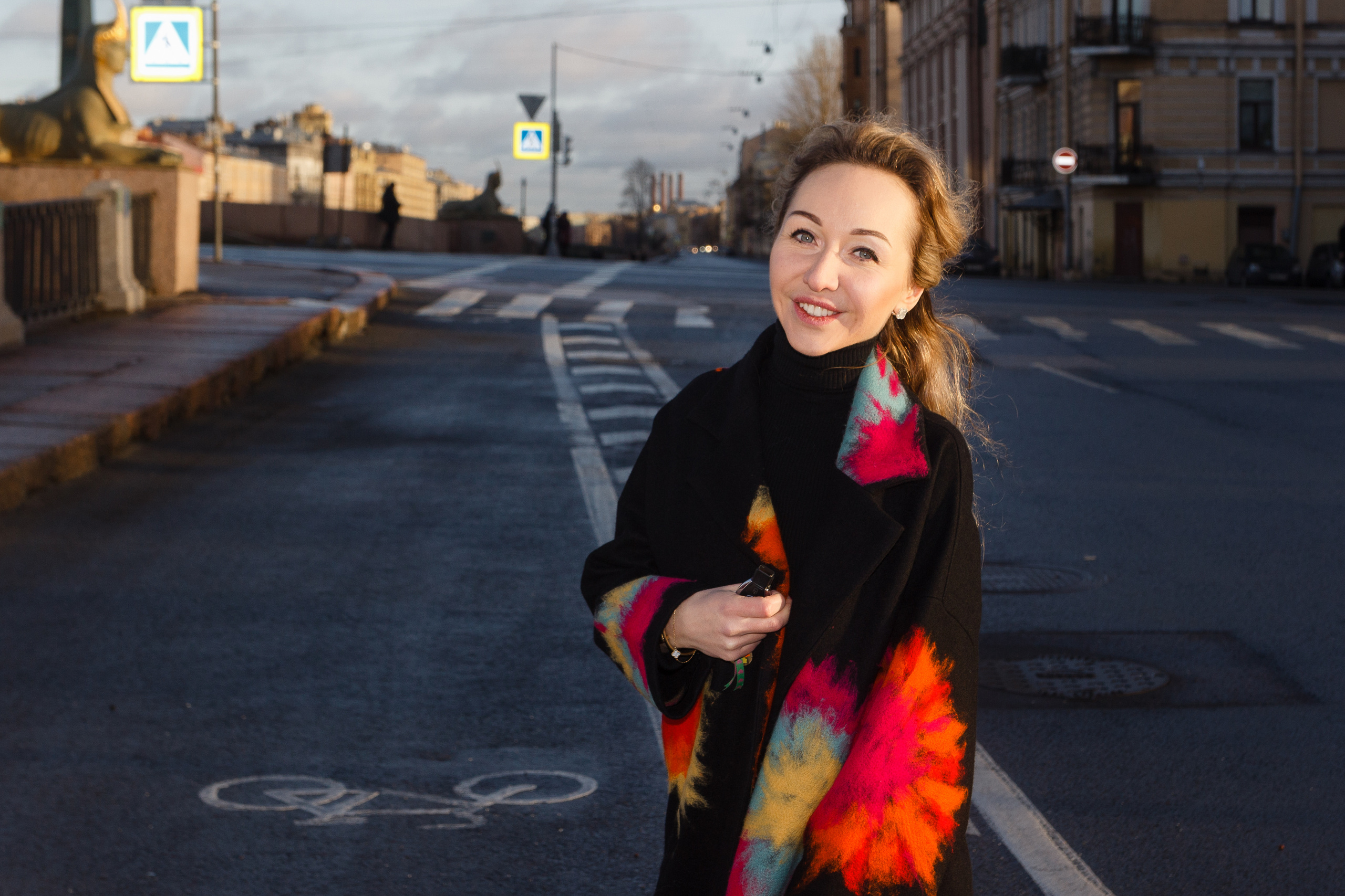 портретная фотосессия в Санкт-Петербурге,  авто, блогер, женщина, портрет, портретный фотограф, прогулка, прогулочная фотосессия, профессиональный фотограф, спб, фото для блога, фотограф Сергей Пушкин, Санкт-Петербург, художница Валерия Лошак, 