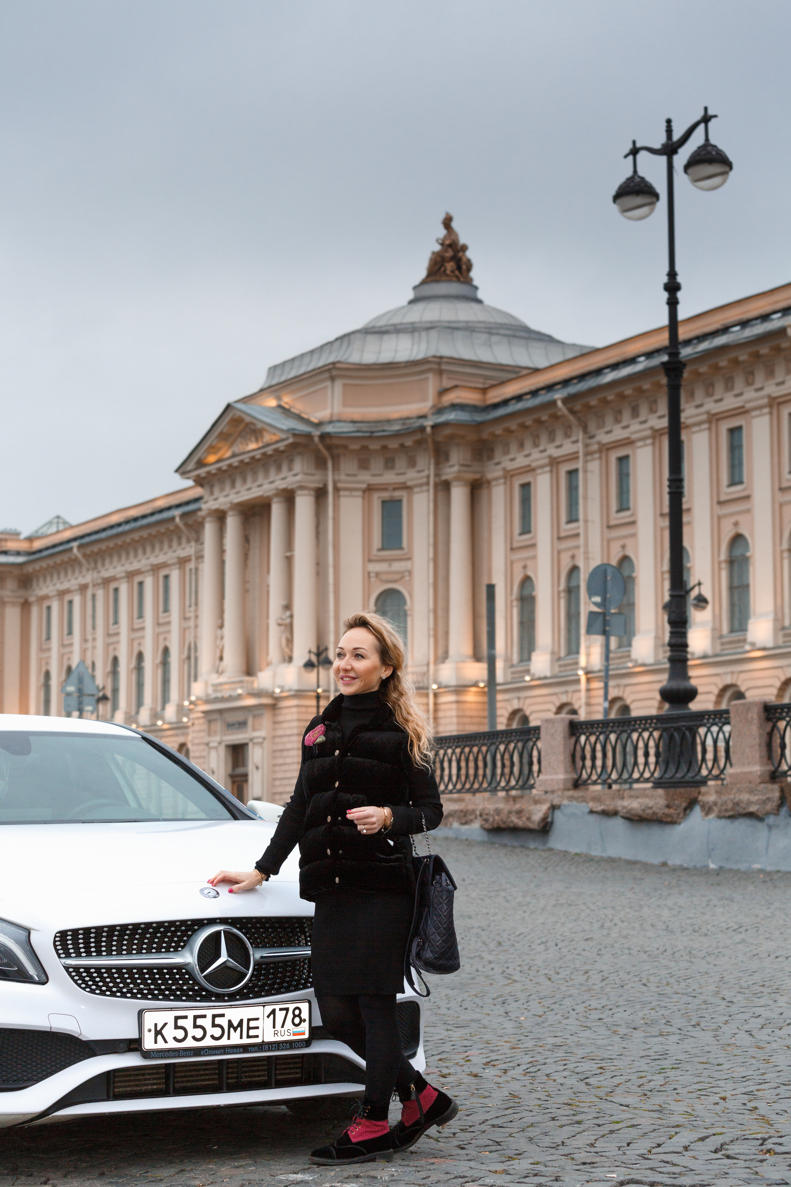портретная фотосессия в Санкт-Петербурге,  авто, блогер, женщина, портрет, портретный фотограф, прогулка, прогулочная фотосессия, профессиональный фотограф, спб, фото для блога, фотограф Сергей Пушкин, Санкт-Петербург, художница Валерия Лошак, 