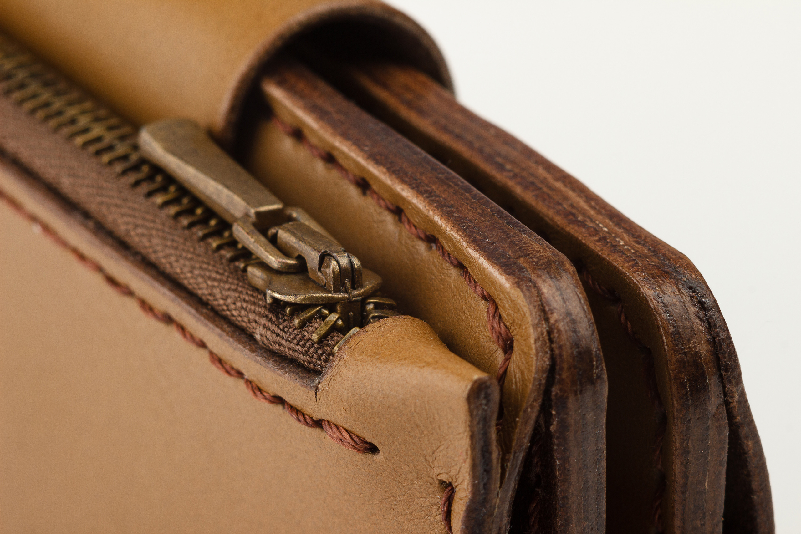  Предметный фотограф в Санкт-Петербурге. Сергей Пушкин, аксессуары, изделия из кожи, кошельки, маркетплейс, продажи, продвижение, реклама, рекламный фотограф, сайтостроение, спб, студийная фотосессия, сумки, фото для каталога, фото на белом фоне, фото для сайта, Кожгалантерея,